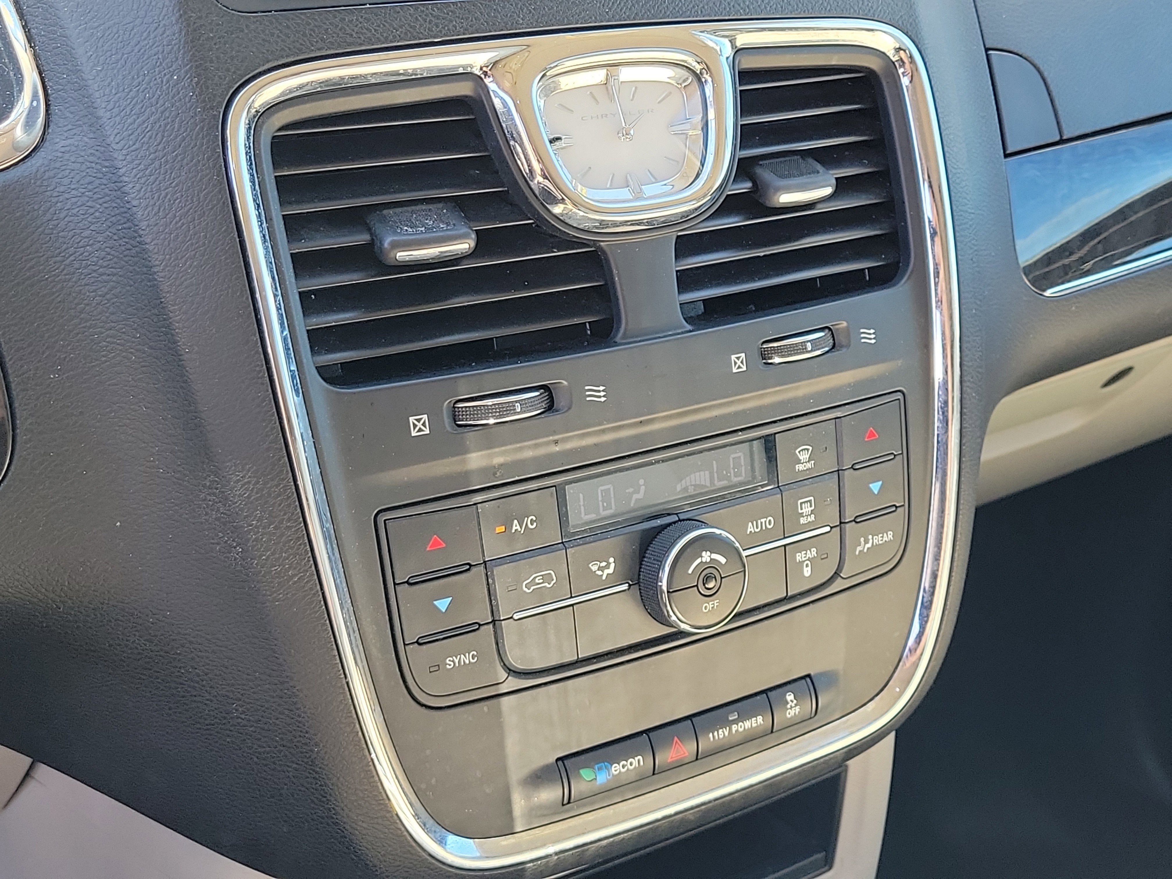 2013 Chrysler Town & Country Touring