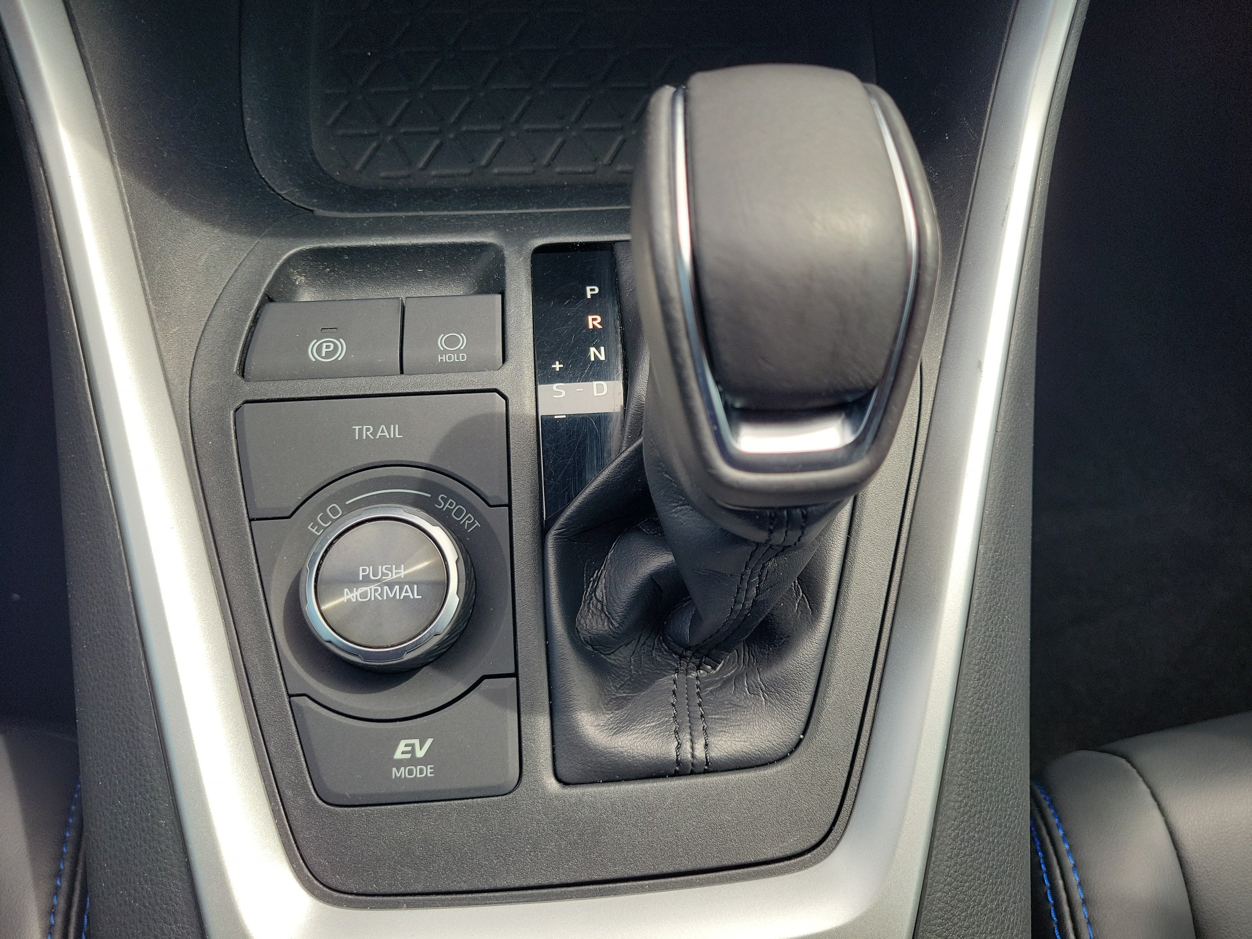2019 Toyota RAV4 Hybrid XSE