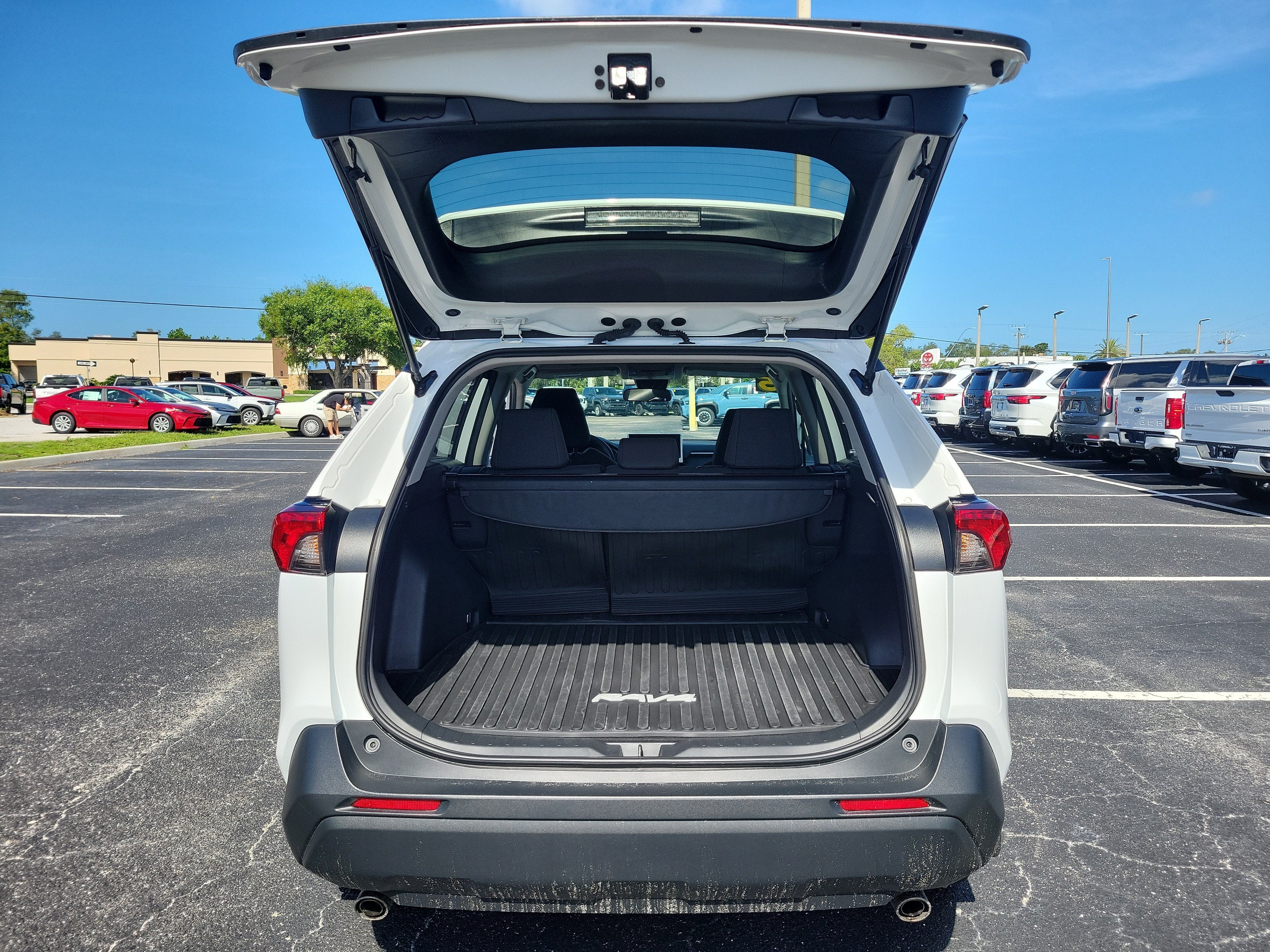2025 Toyota RAV4 LE