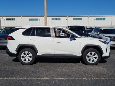 2024 Toyota RAV4 LE