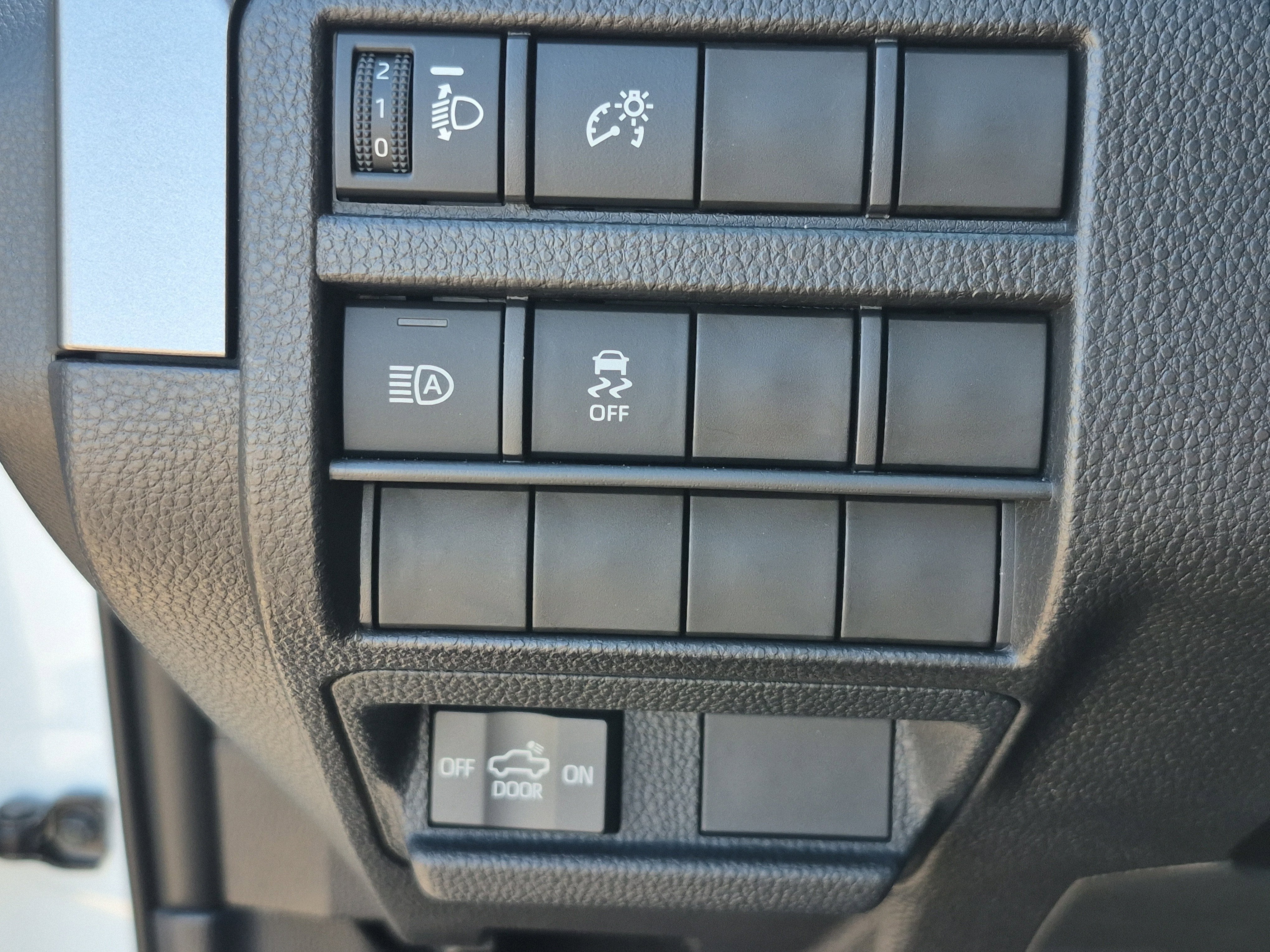 2025 Toyota Tacoma 2WD SR5