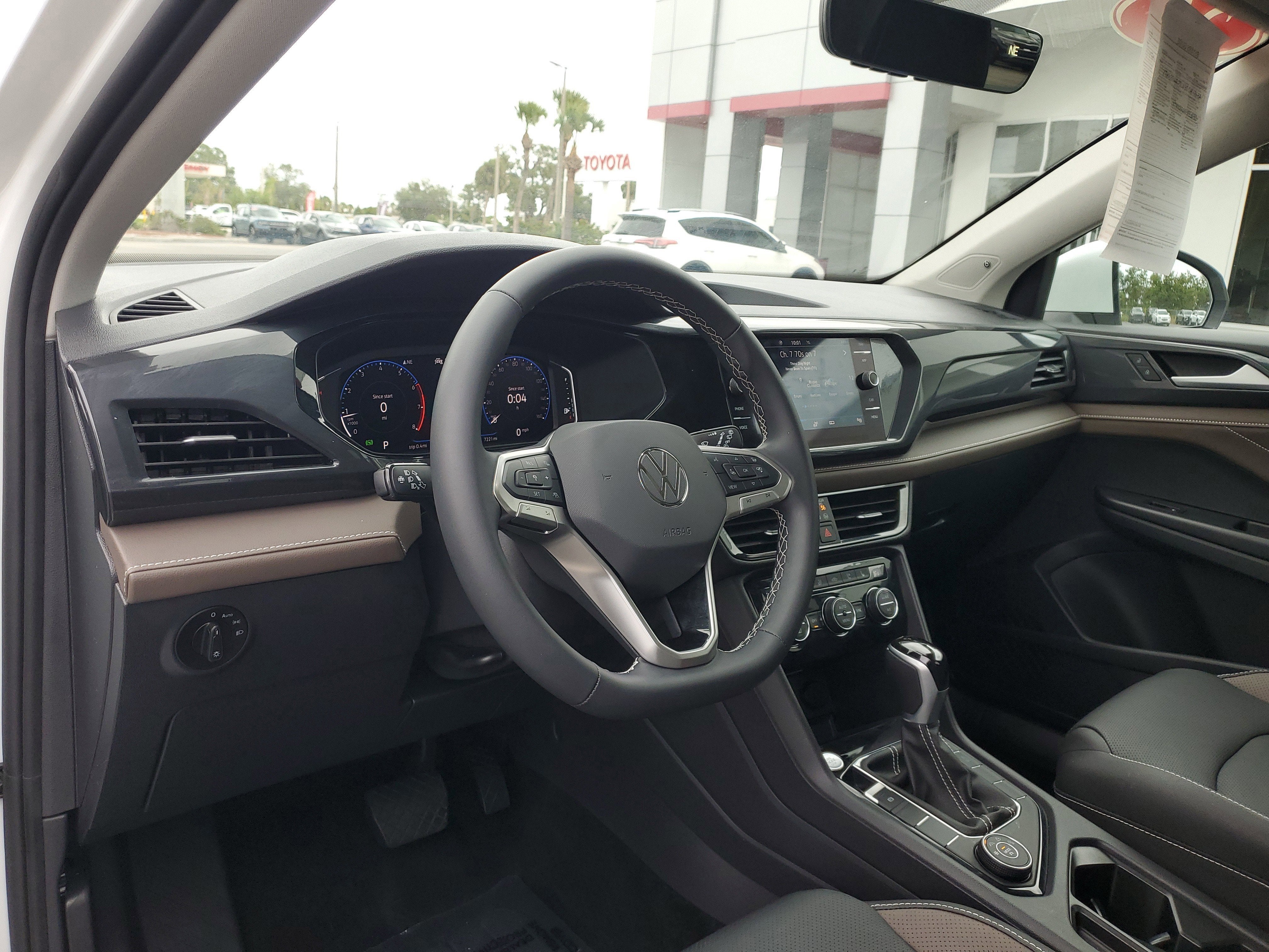 2024 Volkswagen Taos 1.5T SEL