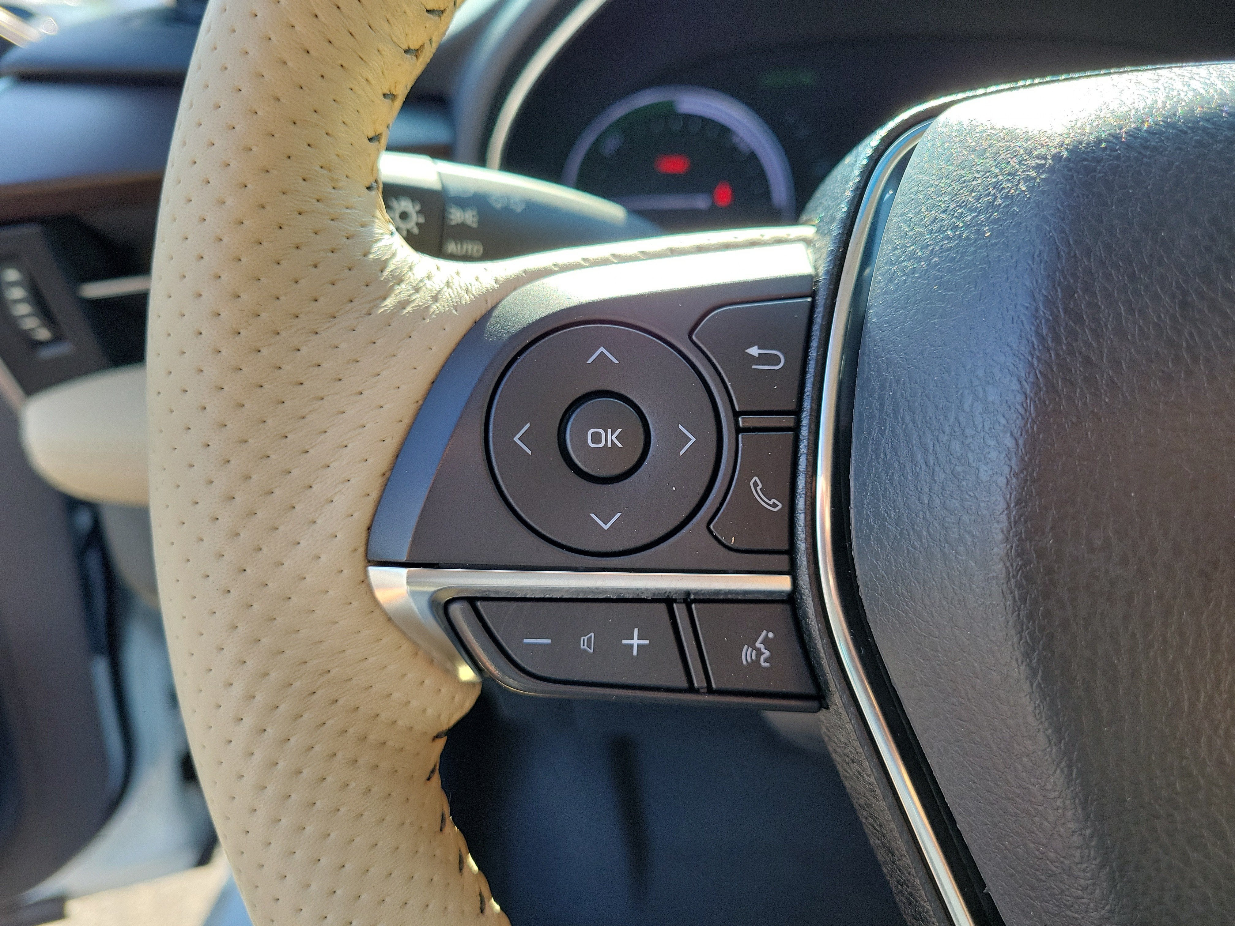 2019 Toyota Avalon Hybrid Limited