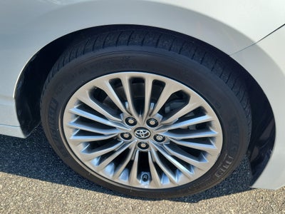 2019 Toyota Avalon Hybrid Limited