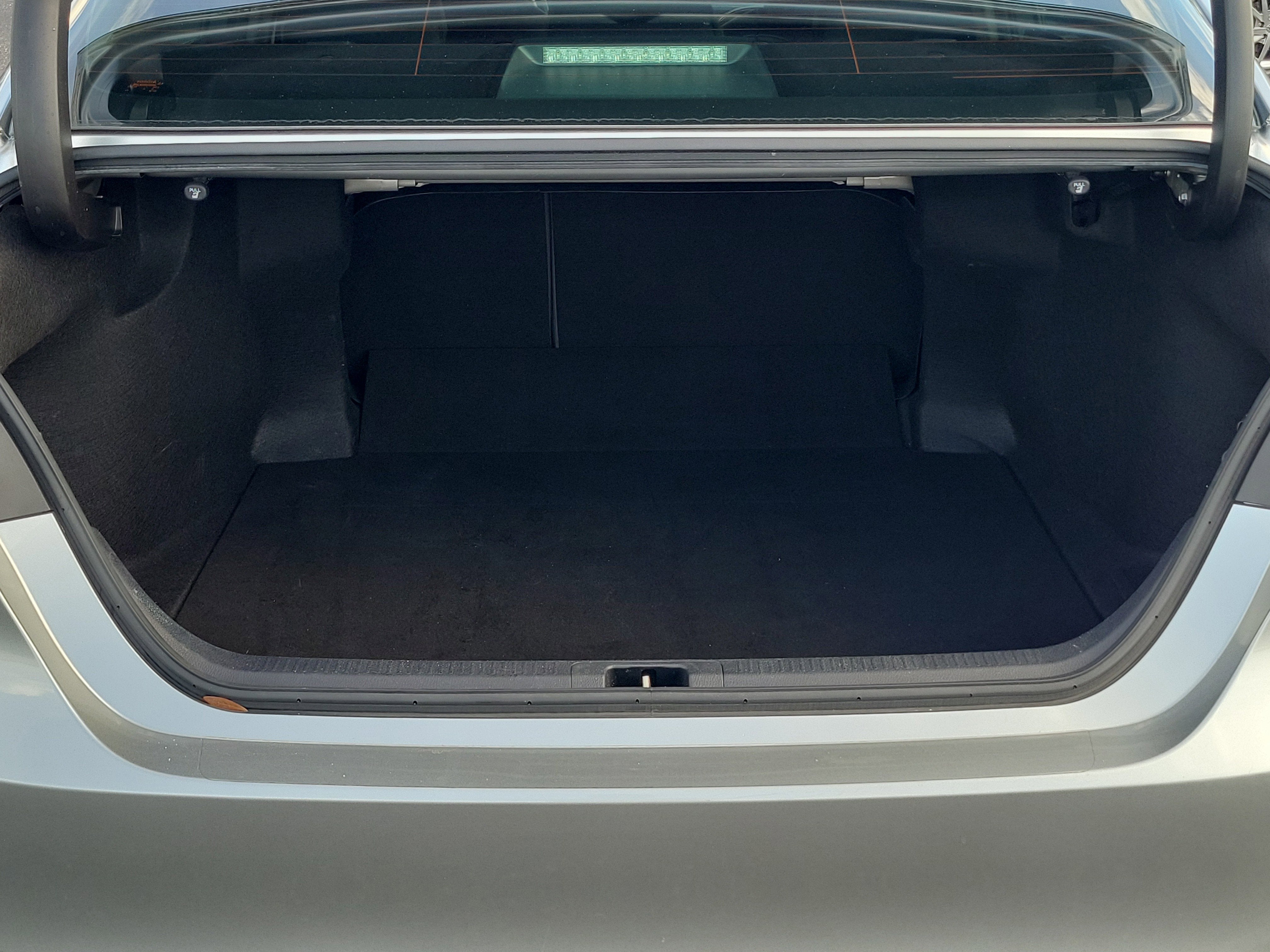 2020 Toyota Camry Hybrid XLE