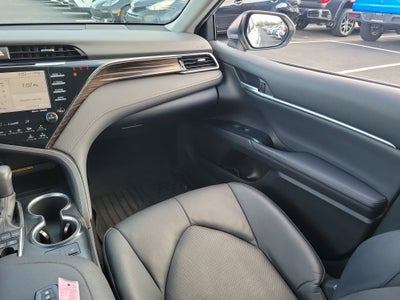 2020 Toyota Camry Hybrid XLE