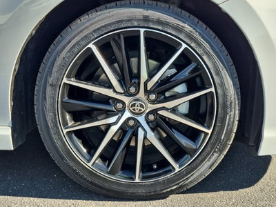 2022 Toyota Camry Hybrid SE