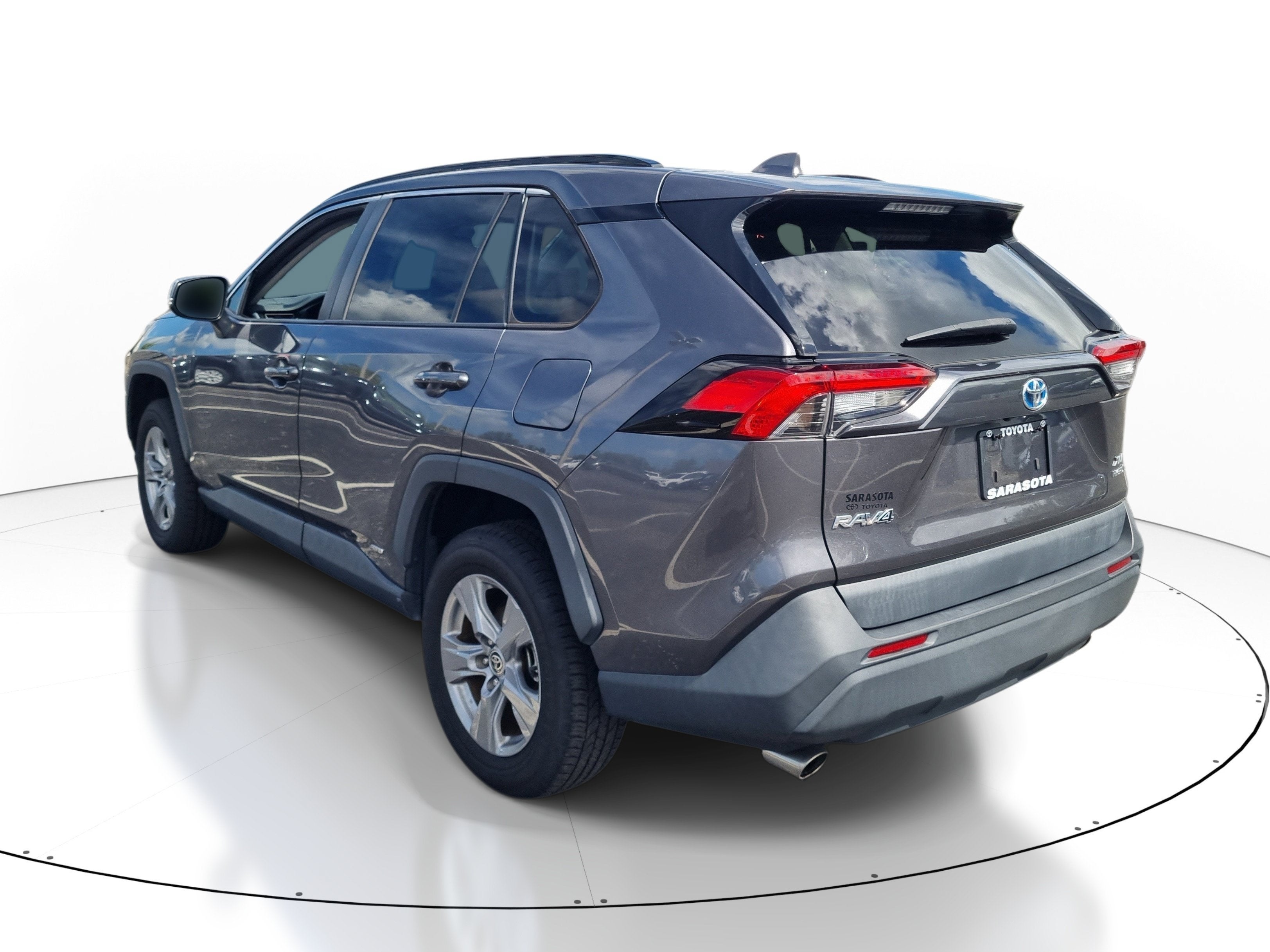 2022 Toyota RAV4 Hybrid XLE