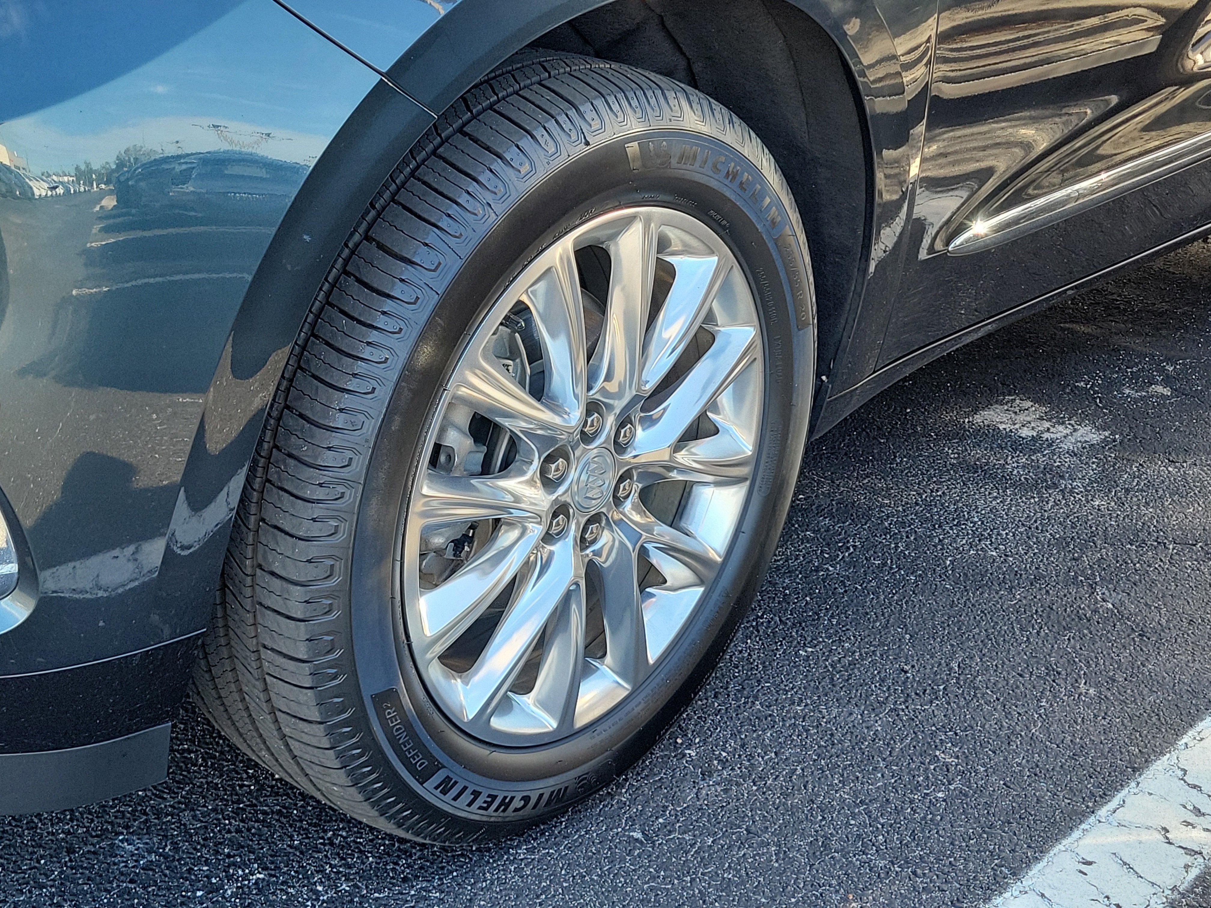 2021 Buick Enclave Essence