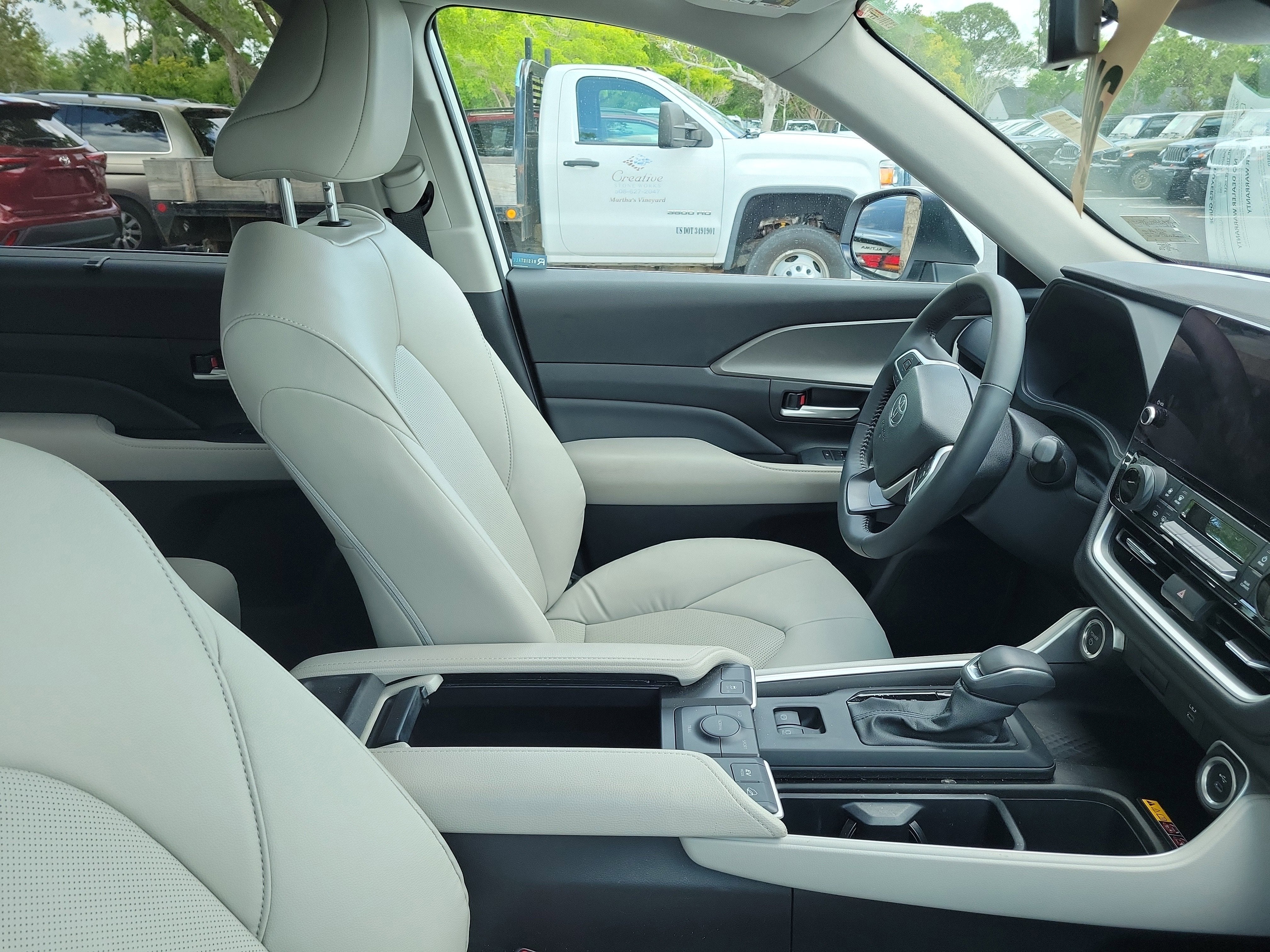 2025 Toyota Grand Highlander Hybrid XLE