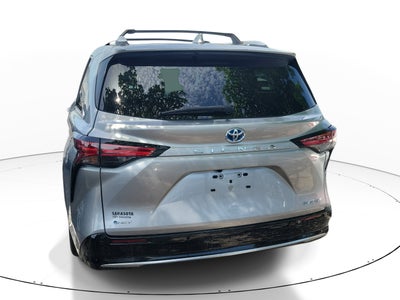 2025 Toyota Sienna Platinum