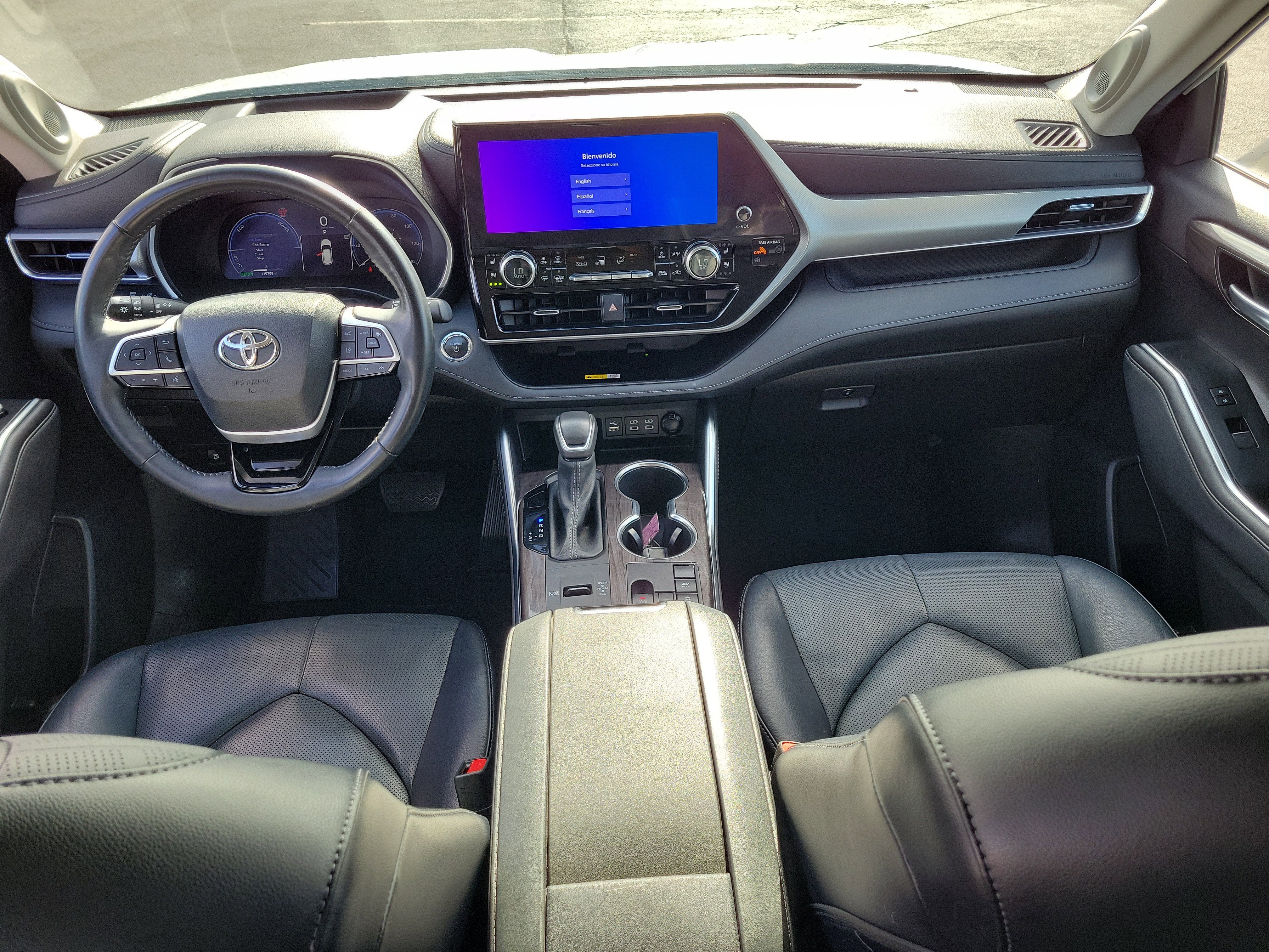 2023 Toyota Highlander Hybrid Platinum