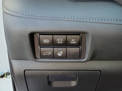 2023 Toyota Highlander Hybrid Platinum