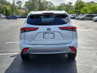 2023 Toyota Highlander Hybrid Platinum