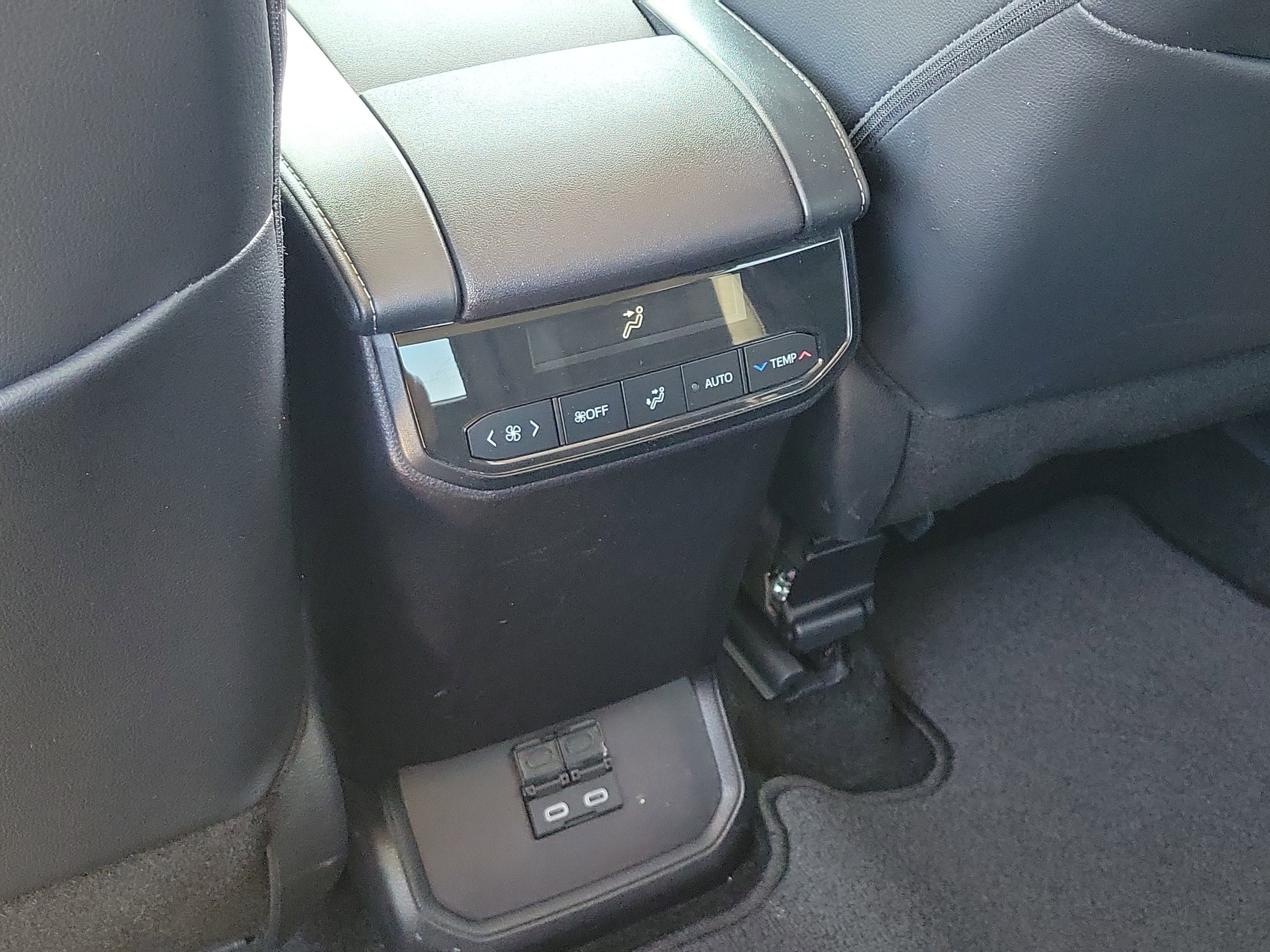 2025 Toyota Highlander Hybrid XLE