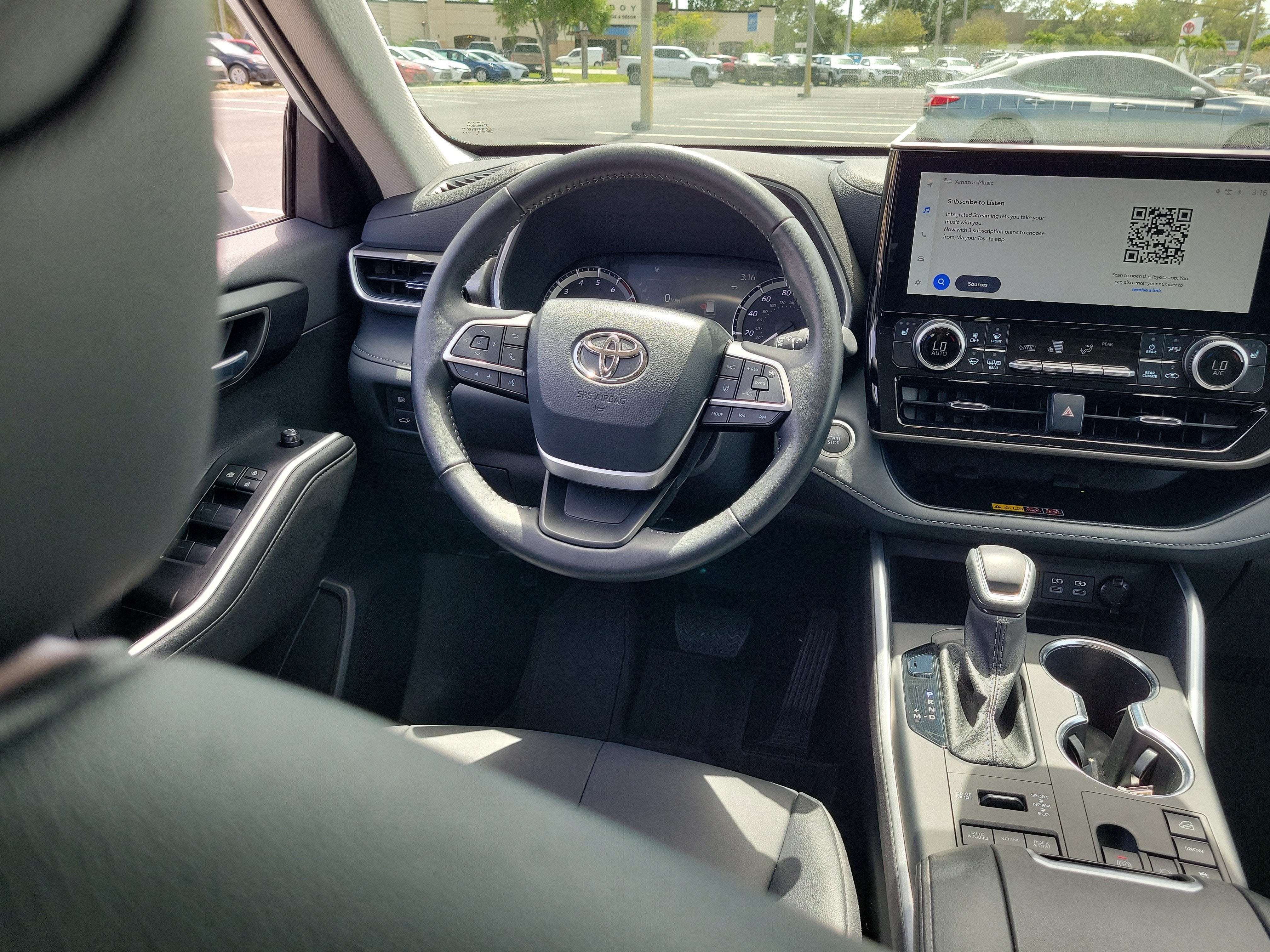 2025 Toyota Highlander XLE