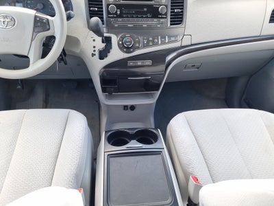 2014 Toyota Sienna LE
