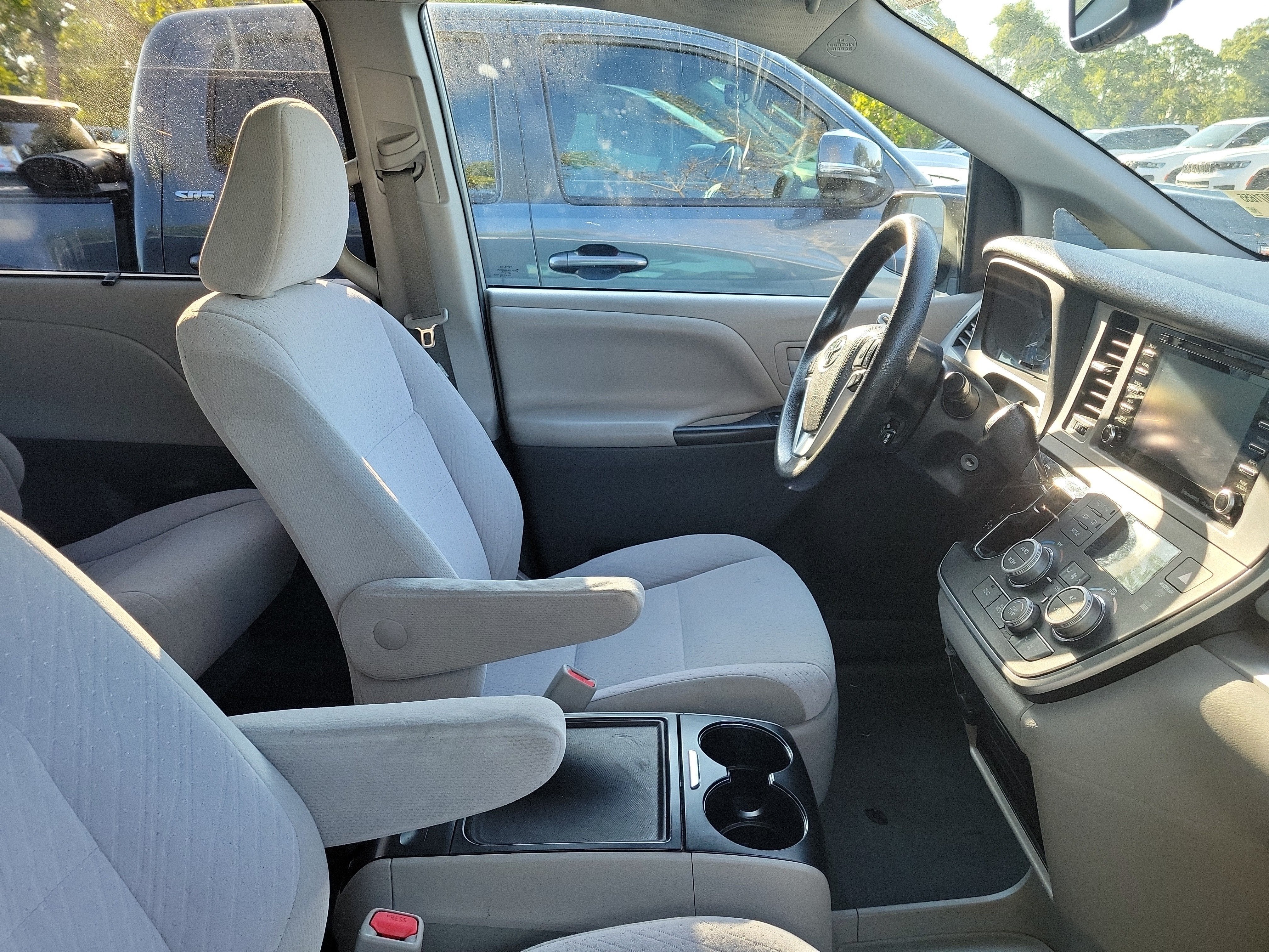 2020 Toyota Sienna LE
