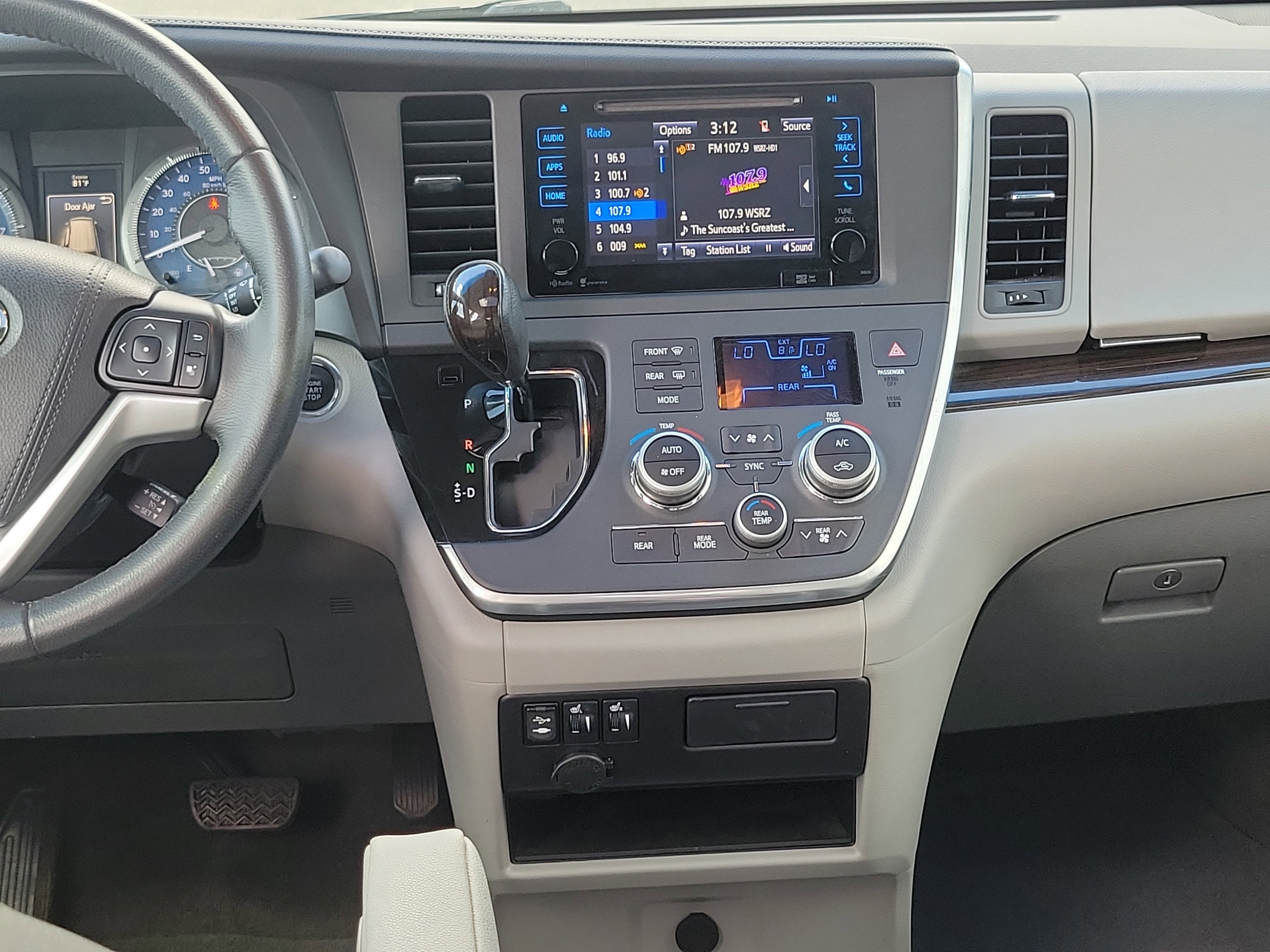 2015 Toyota Sienna XLE