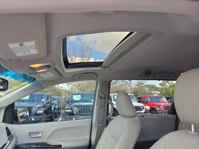 2015 Toyota Sienna XLE