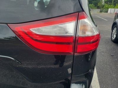 2016 Toyota Sienna XLE