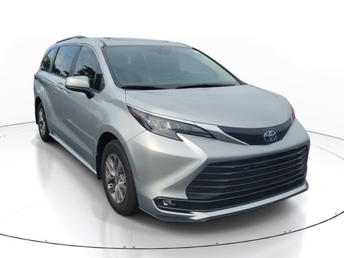 2025 Toyota Sienna XLE