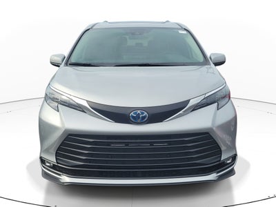 2025 Toyota Sienna XLE