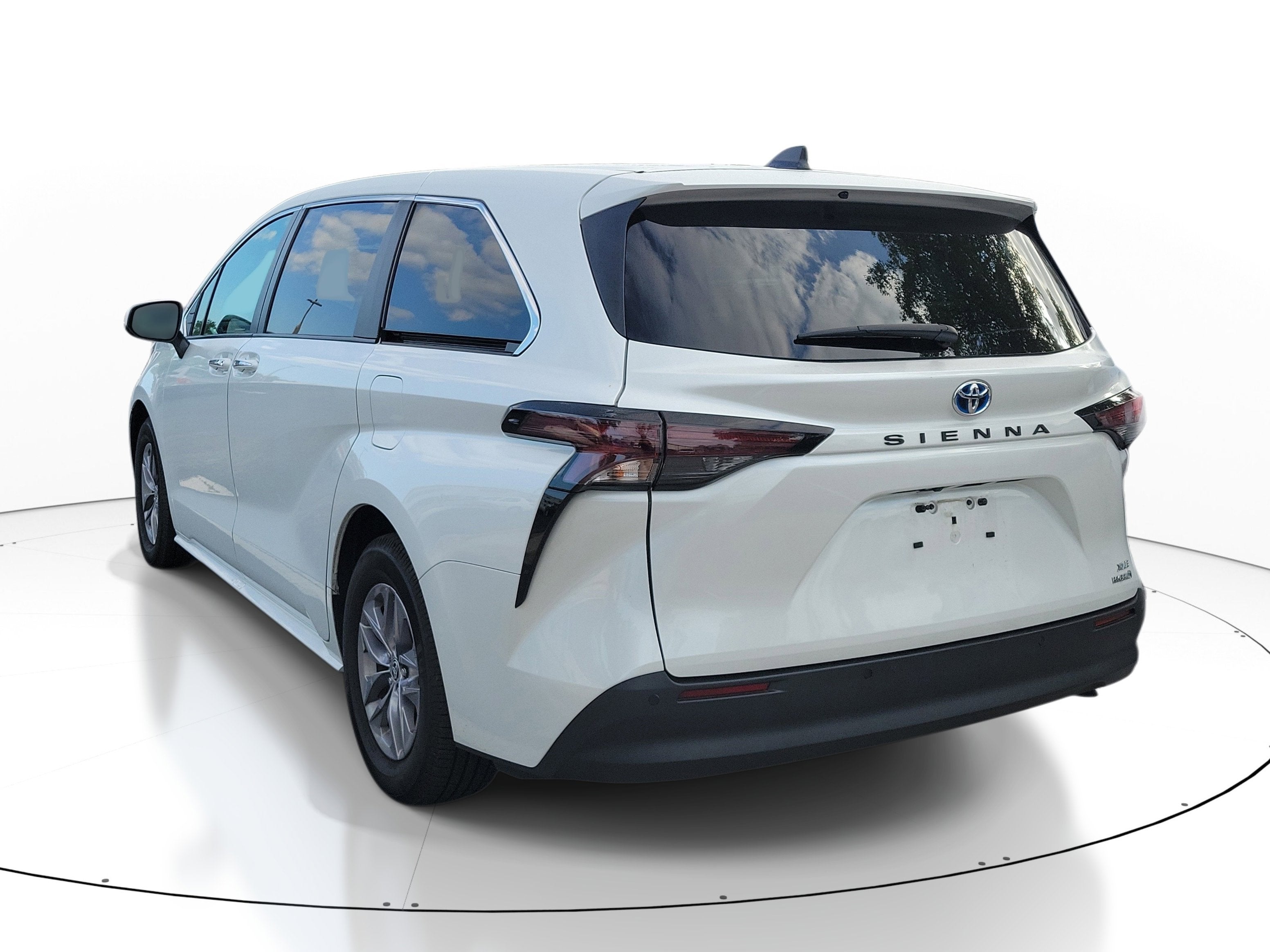 2023 Toyota Sienna XLE