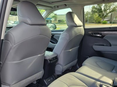2022 Toyota Highlander Limited