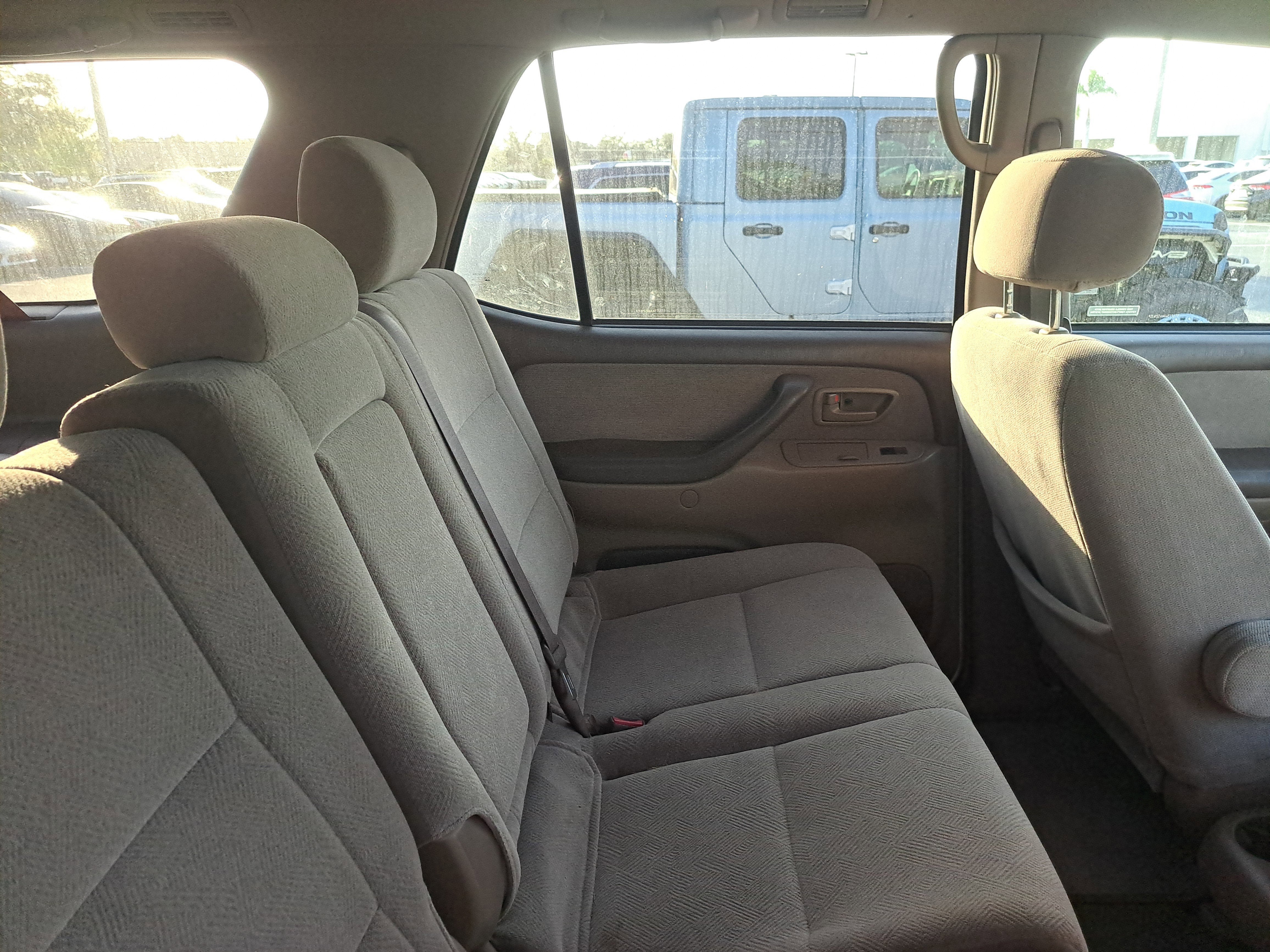 2004 Toyota Sequoia SR5
