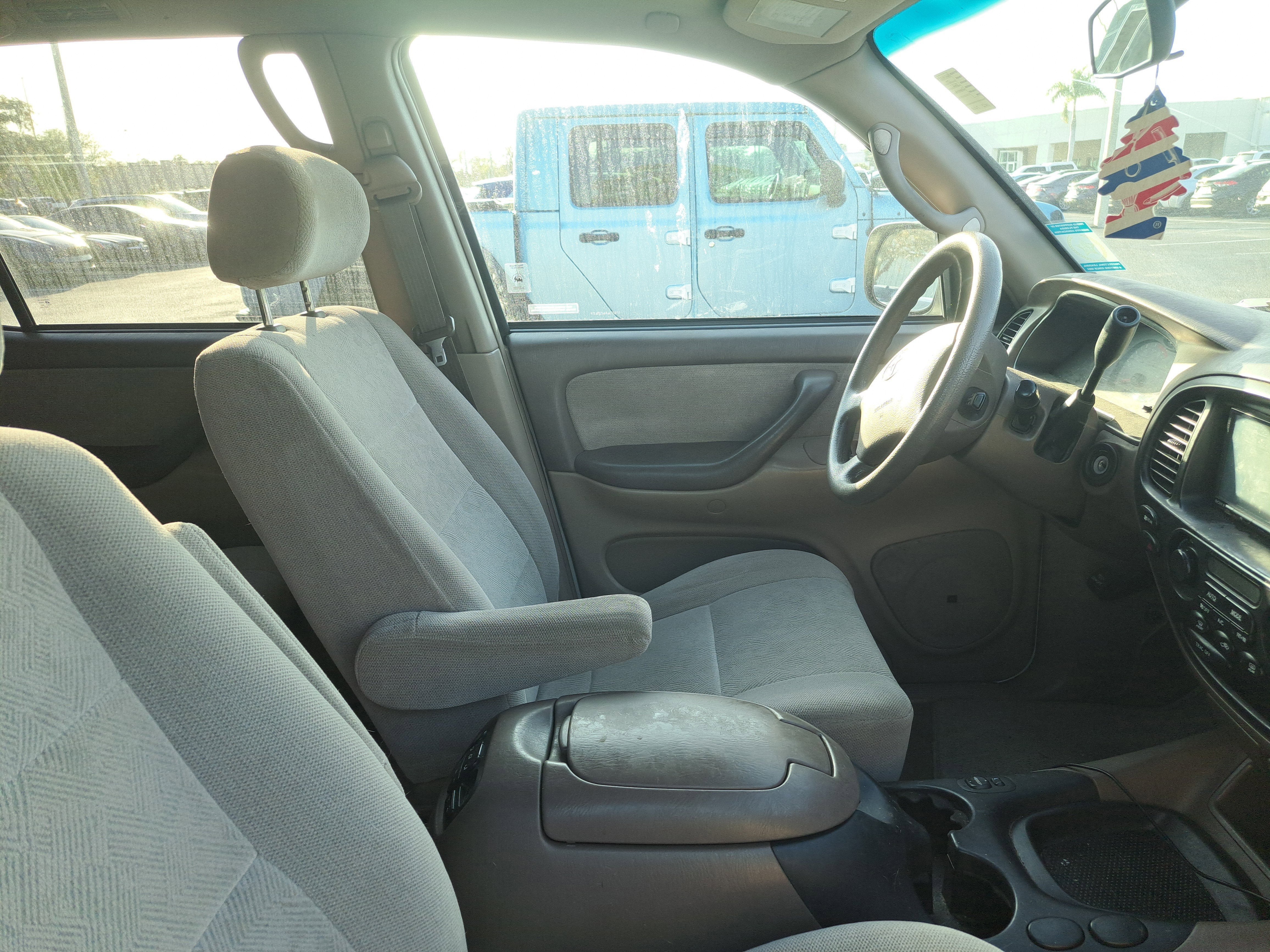 2004 Toyota Sequoia SR5