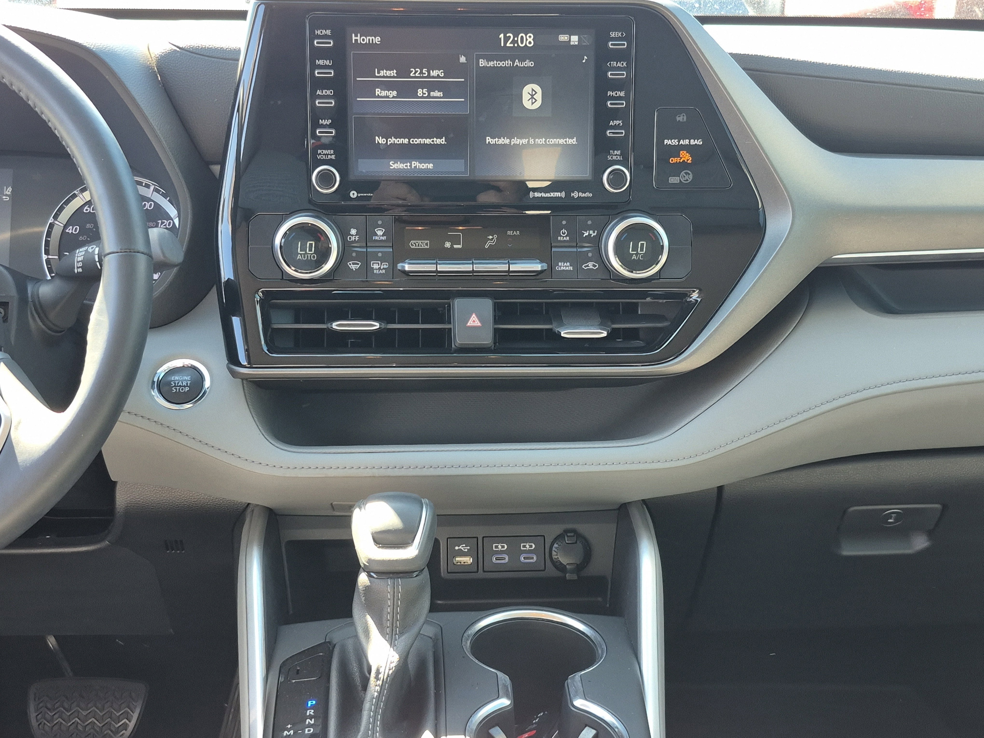 2022 Toyota Highlander LE