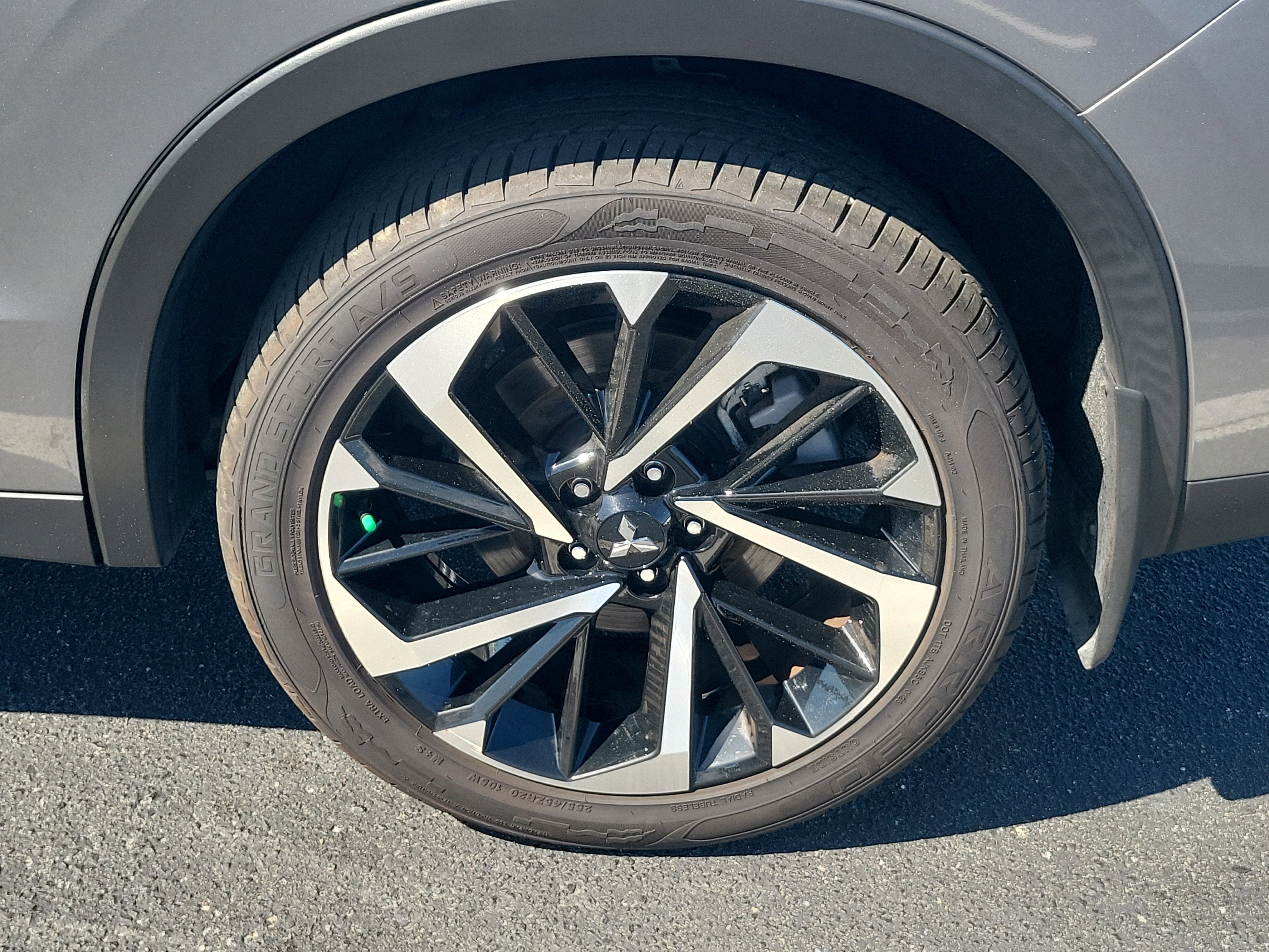 2023 Mitsubishi Outlander SE