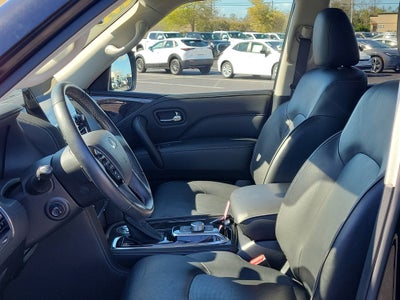 2023 INFINITI QX80 LUXE