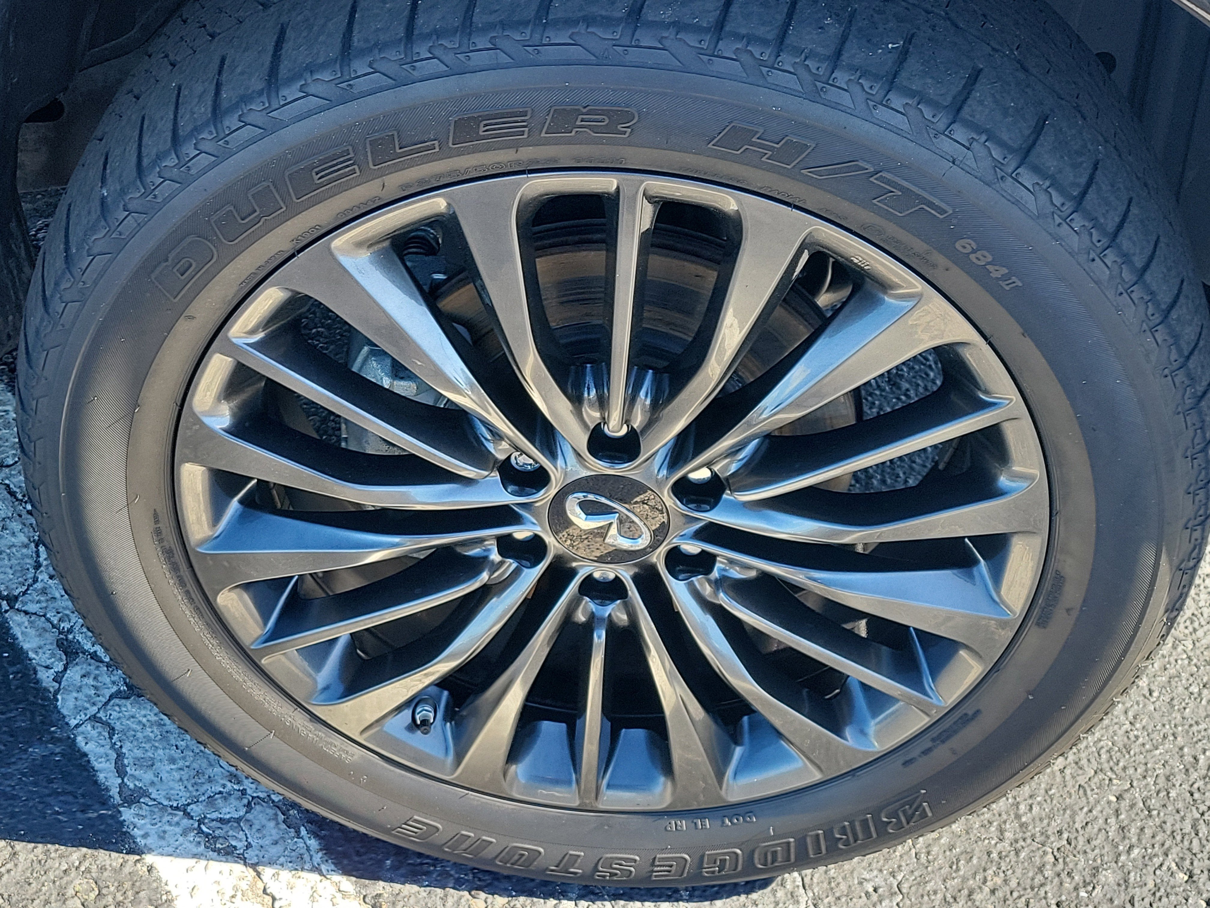 2023 INFINITI QX80 LUXE