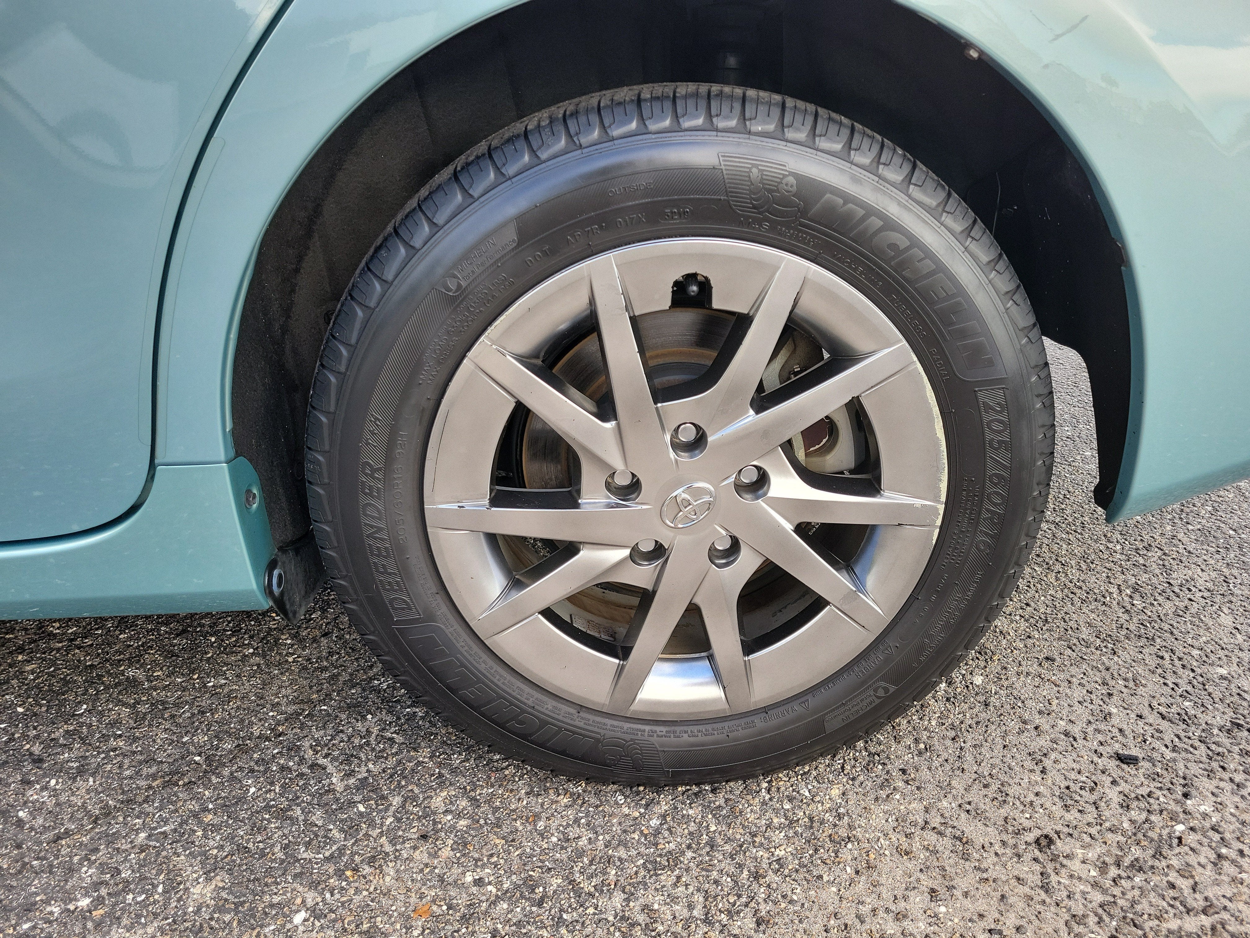 2015 Toyota Prius v Two