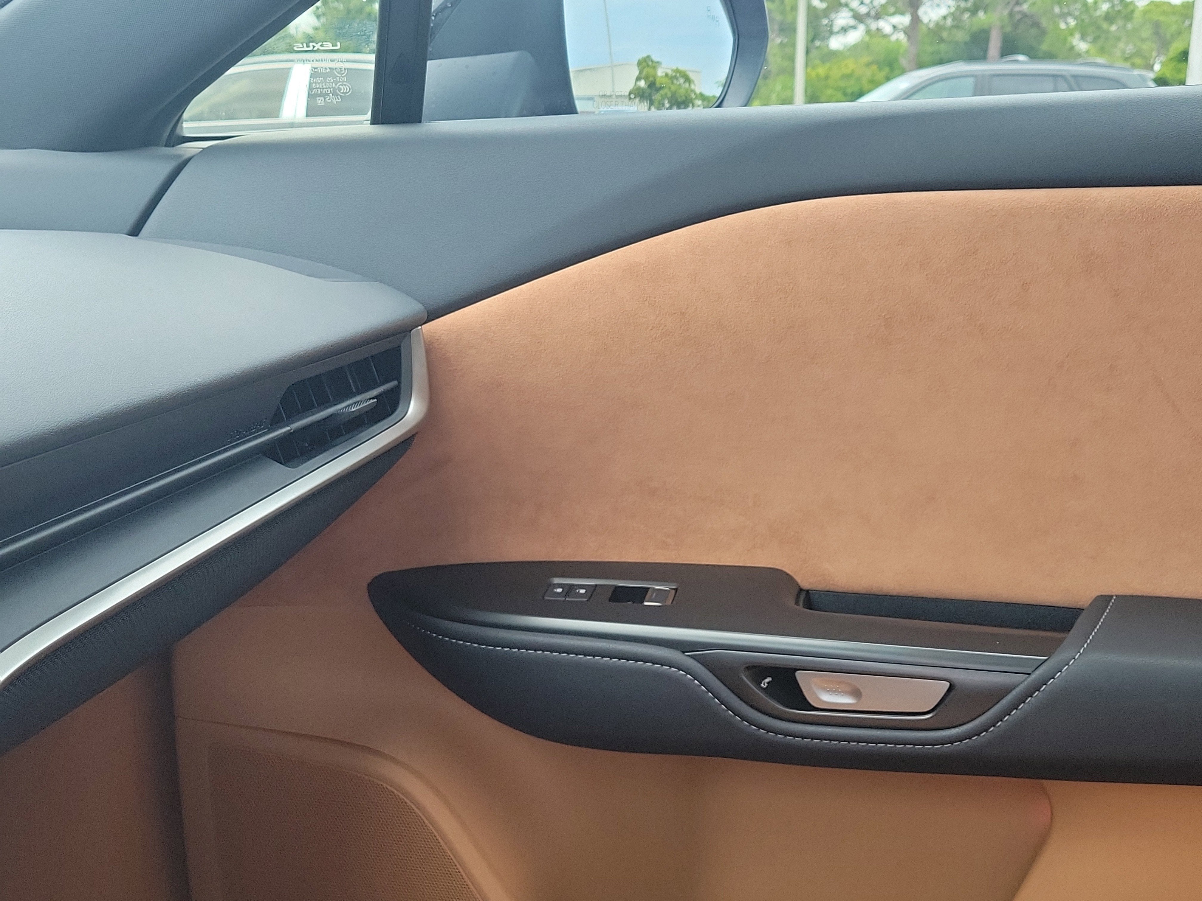 2023 Lexus RZ 450e Premium