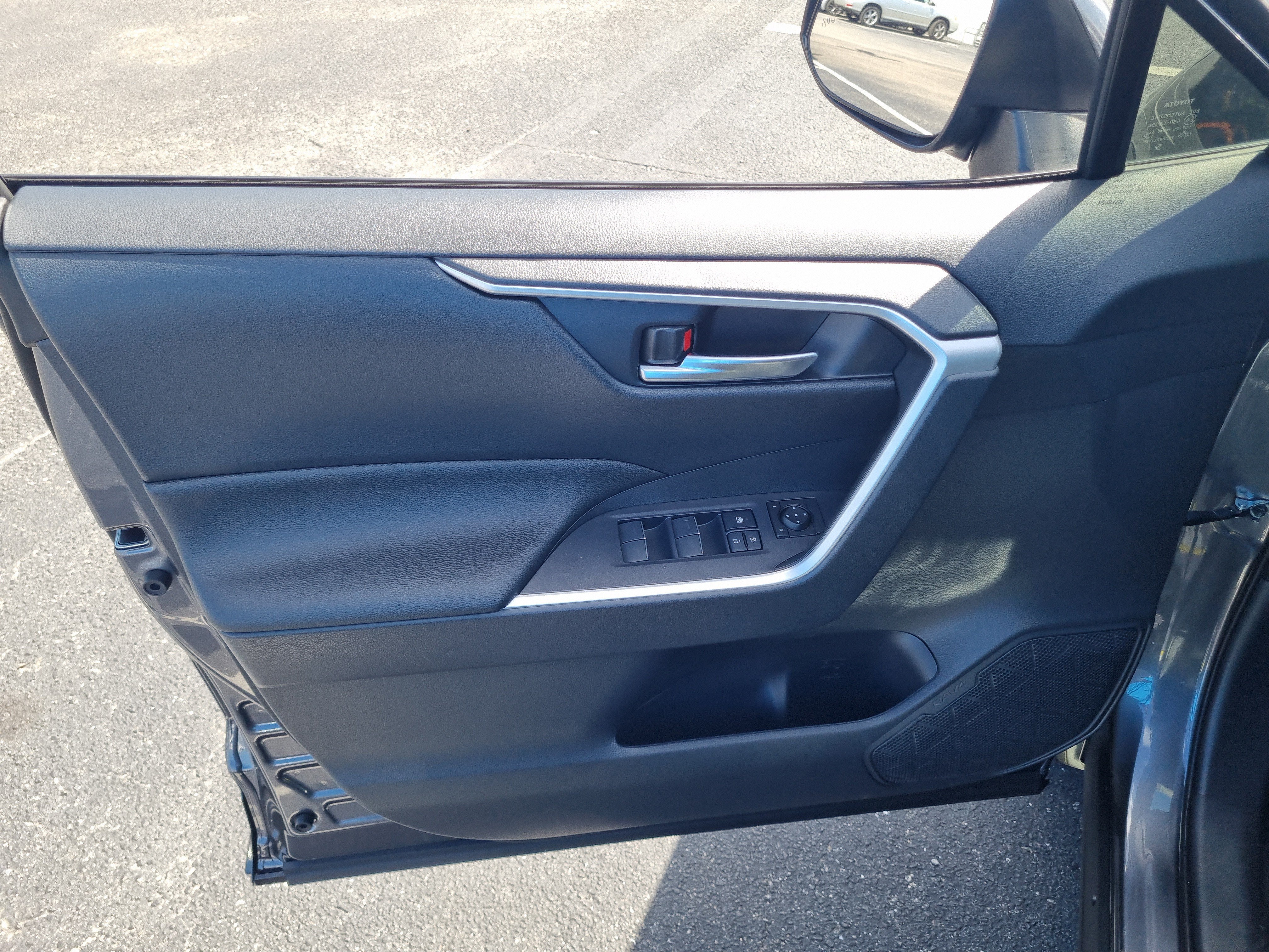 2025 Toyota RAV4 Plug-In Hybrid SE
