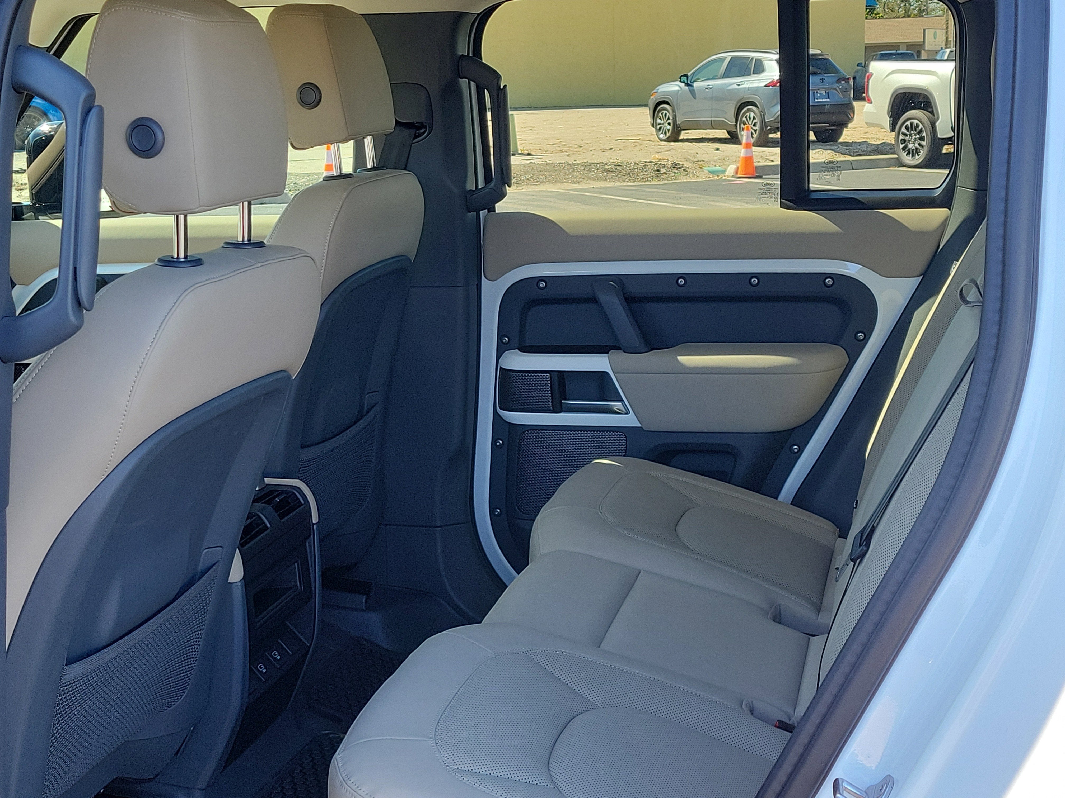 2024 Land Rover Defender 110 S