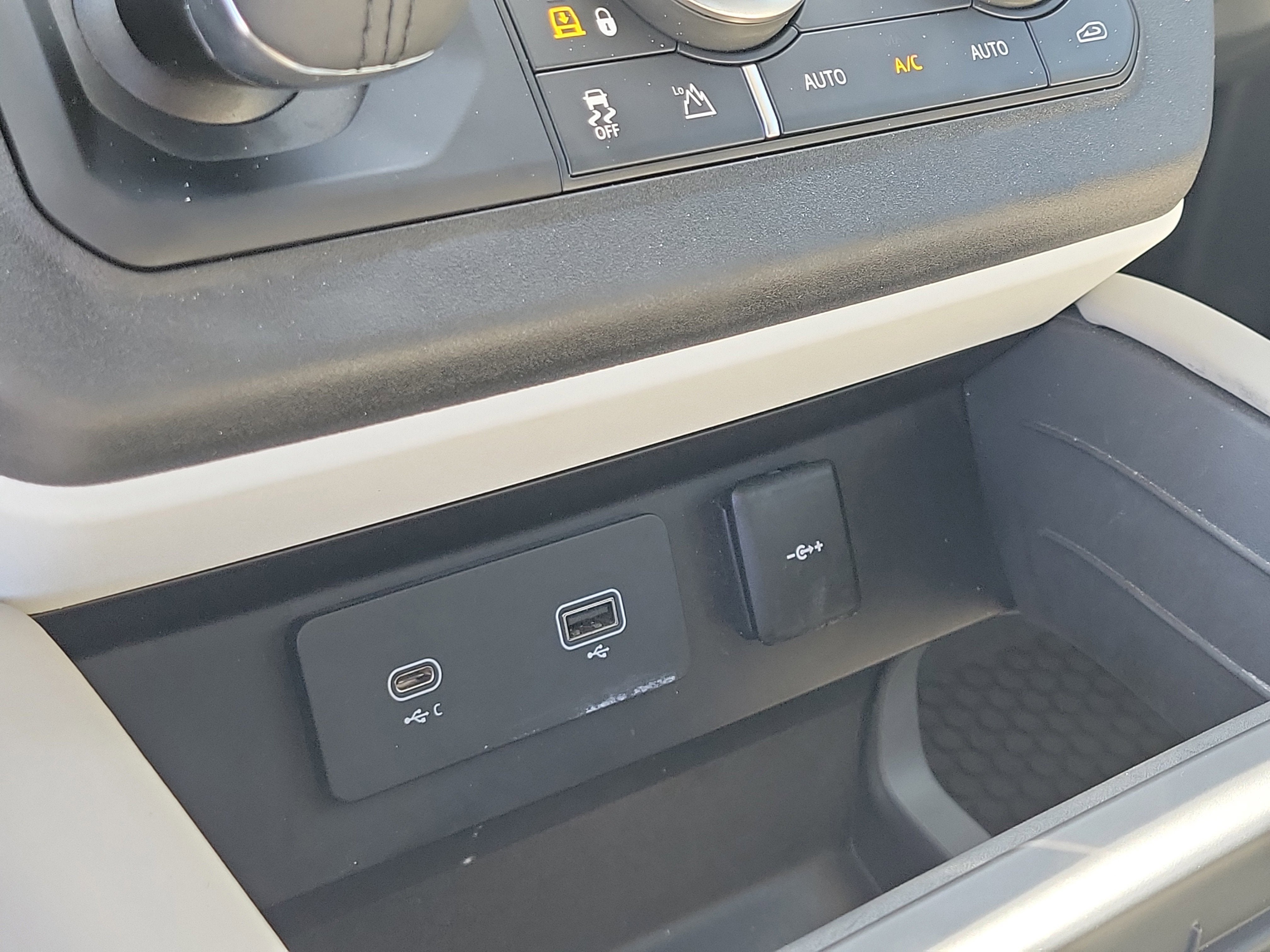 2024 Land Rover Defender 110 S