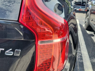 2020 Volvo XC90 T6 Momentum