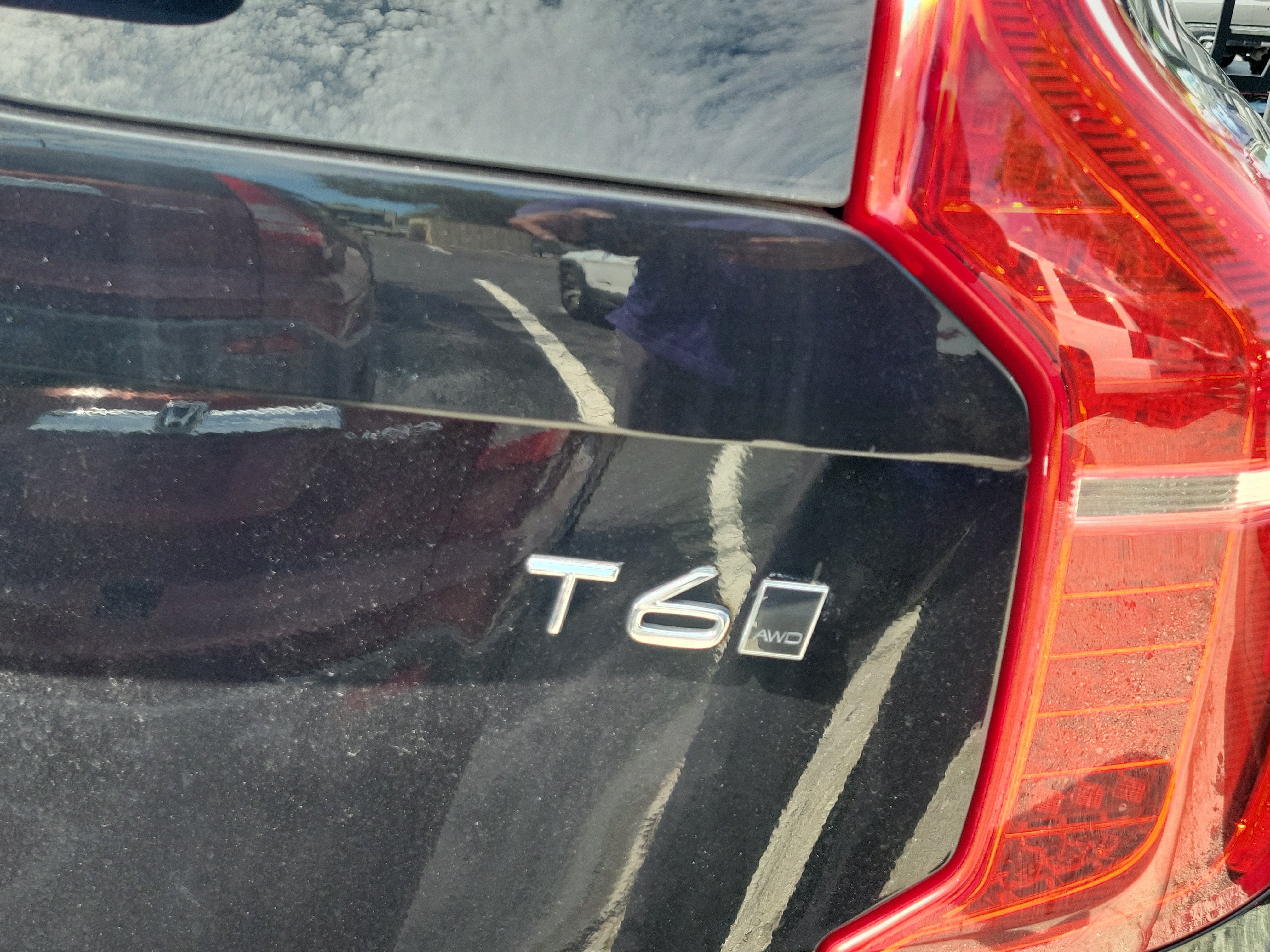 2020 Volvo XC90 T6 Momentum