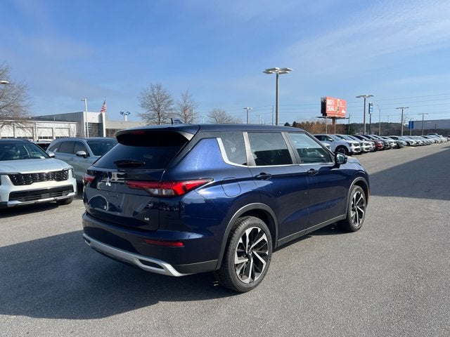 2023 Mitsubishi Outlander SE
