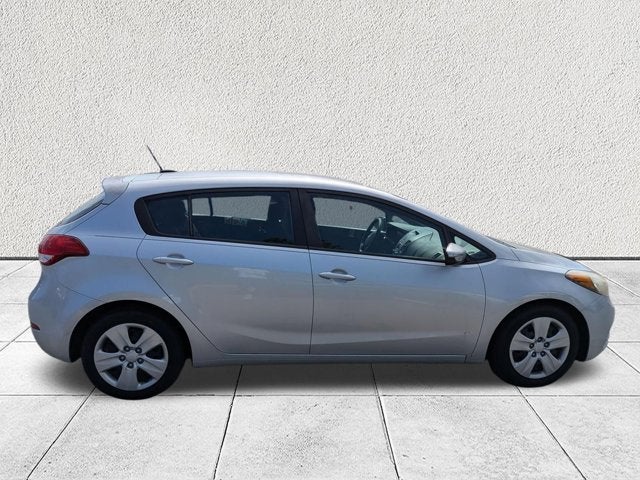 Used 2016 Kia Forte5 LX with VIN KNAFK5A80G5589311 for sale in Lumberton, NC