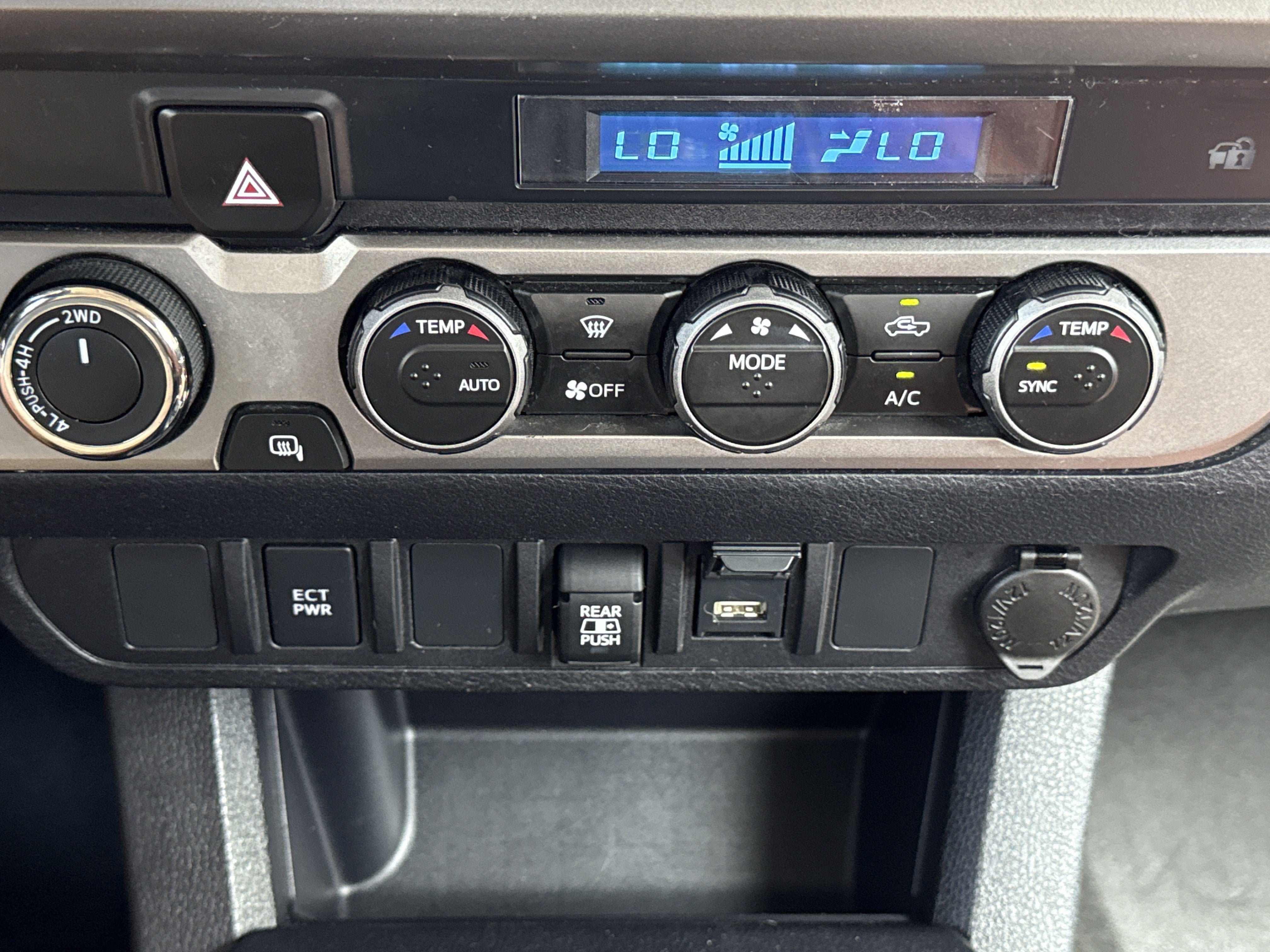 2022 Toyota Tacoma 4WD SR5