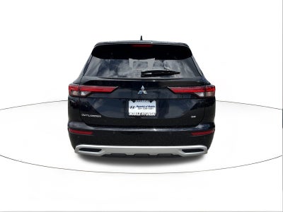 2023 Mitsubishi Outlander SE