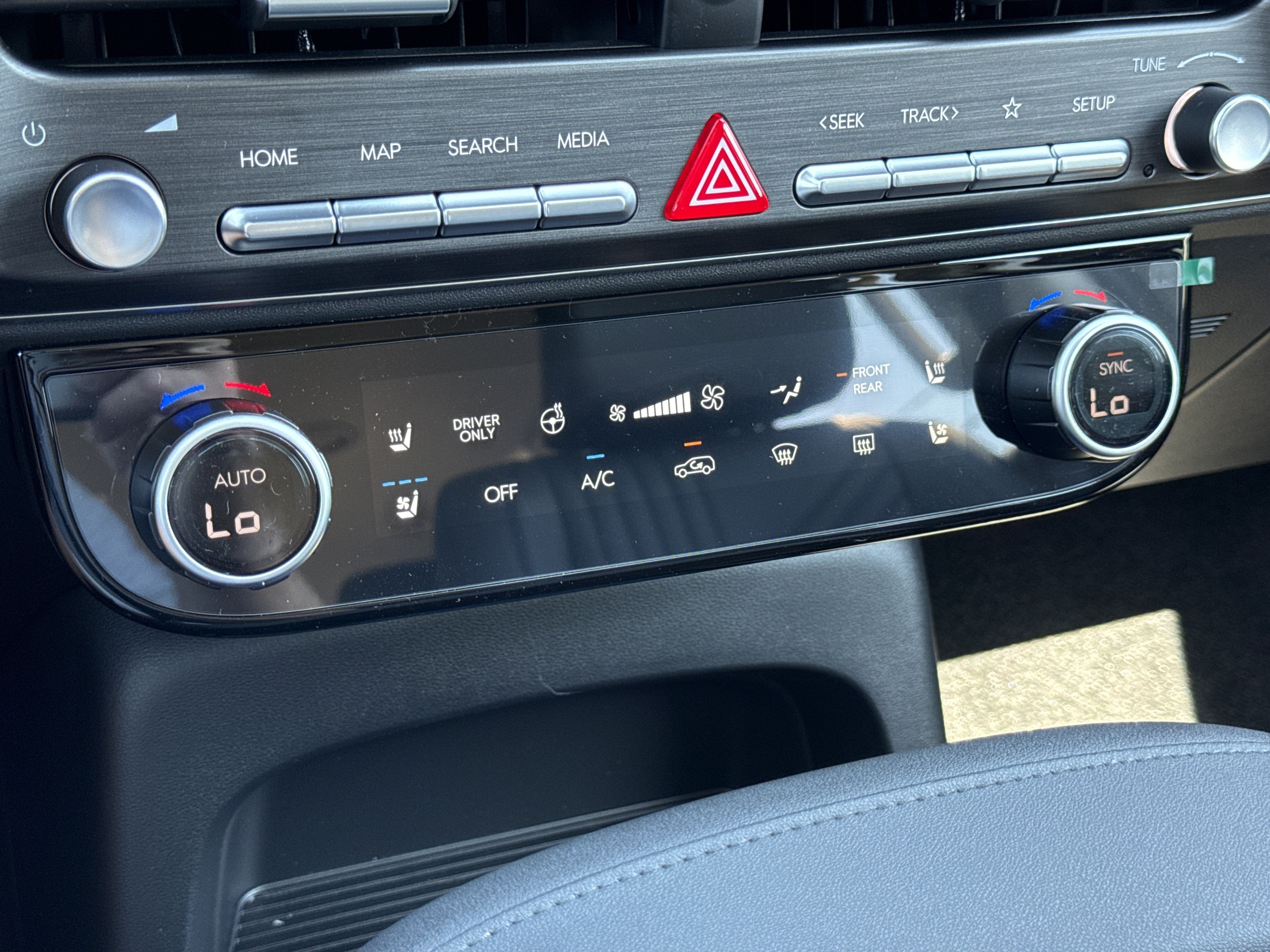 2027 Hyundai Palisade Hybrid Blue SEL Premium 8P