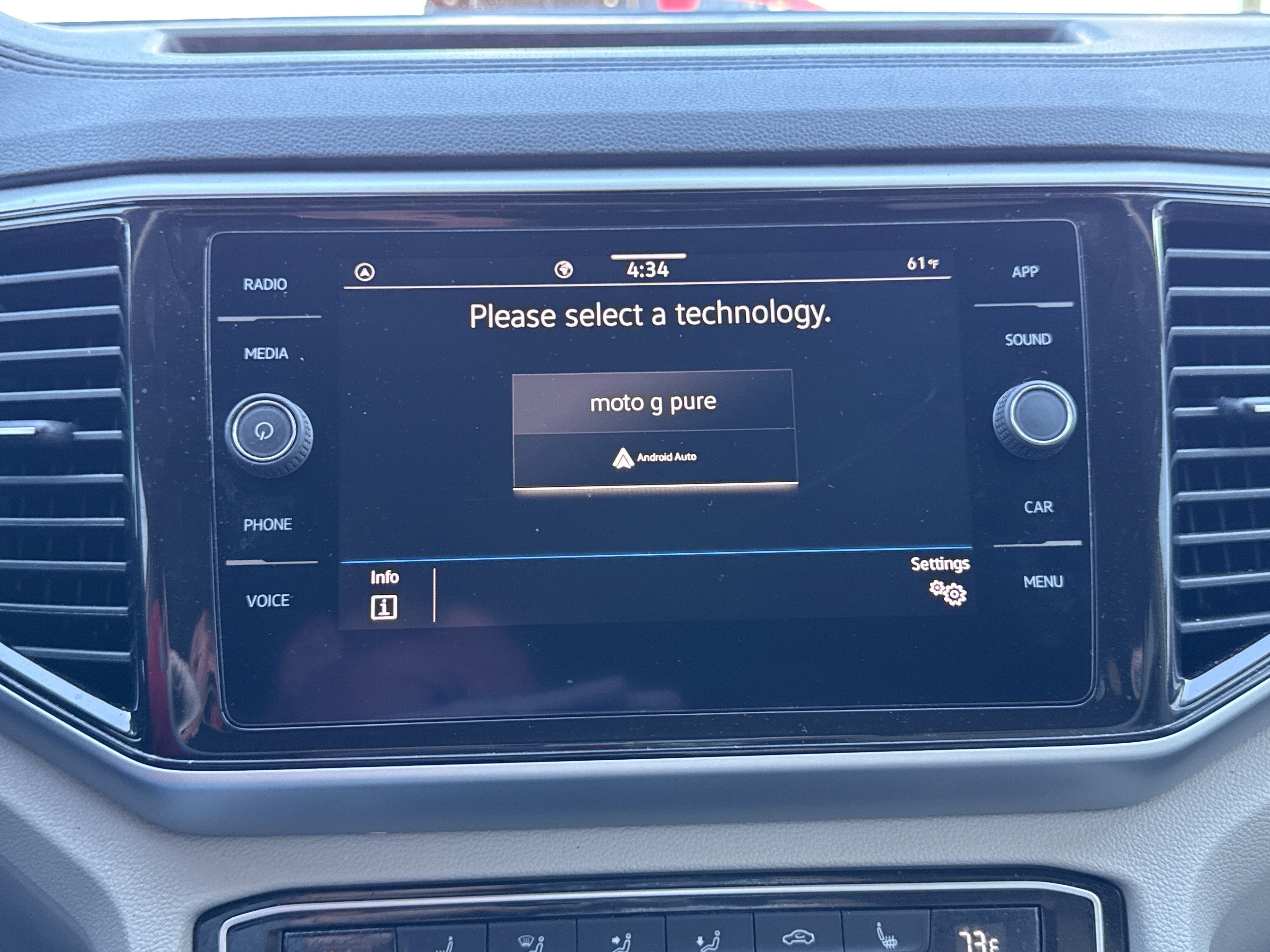 2022 Volkswagen Atlas 2.0T SE w/Technology