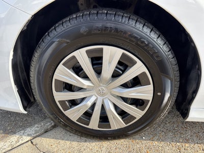 2022 Toyota Camry Hybrid LE