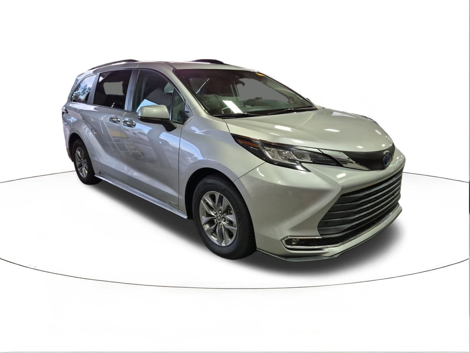 2021 Toyota Sienna XLE